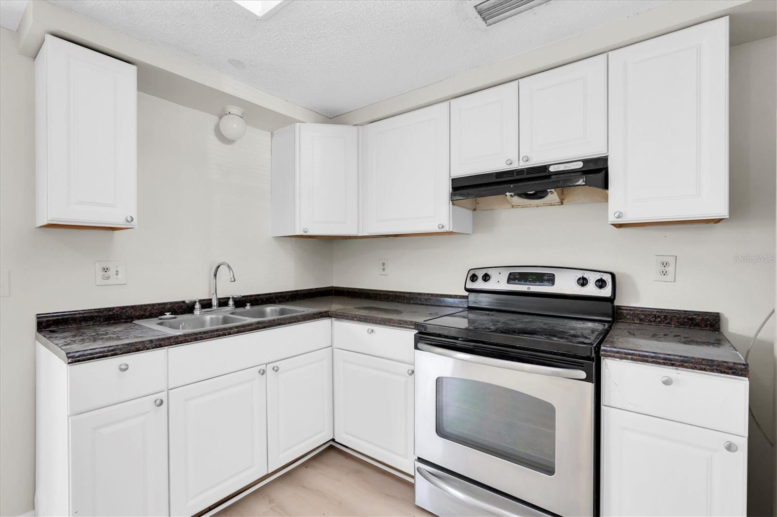 TAHITIAN DEV - Residential