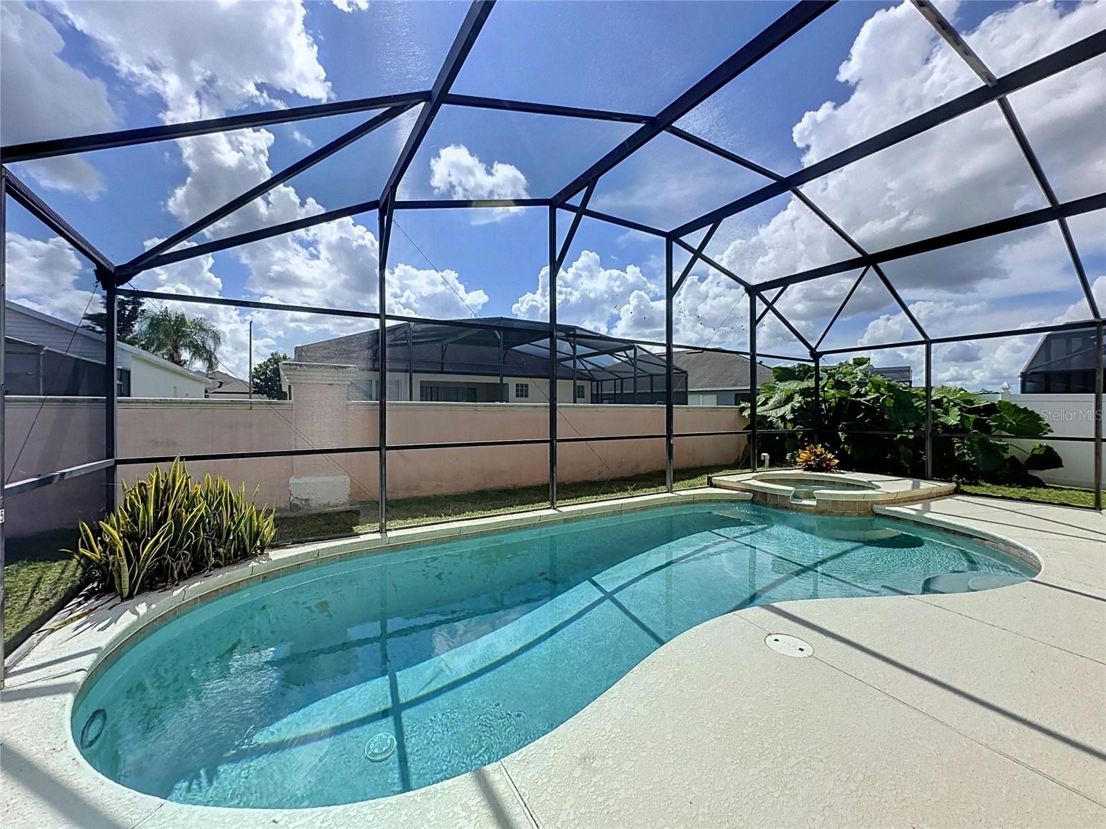 2647 ONEIDA LOOP