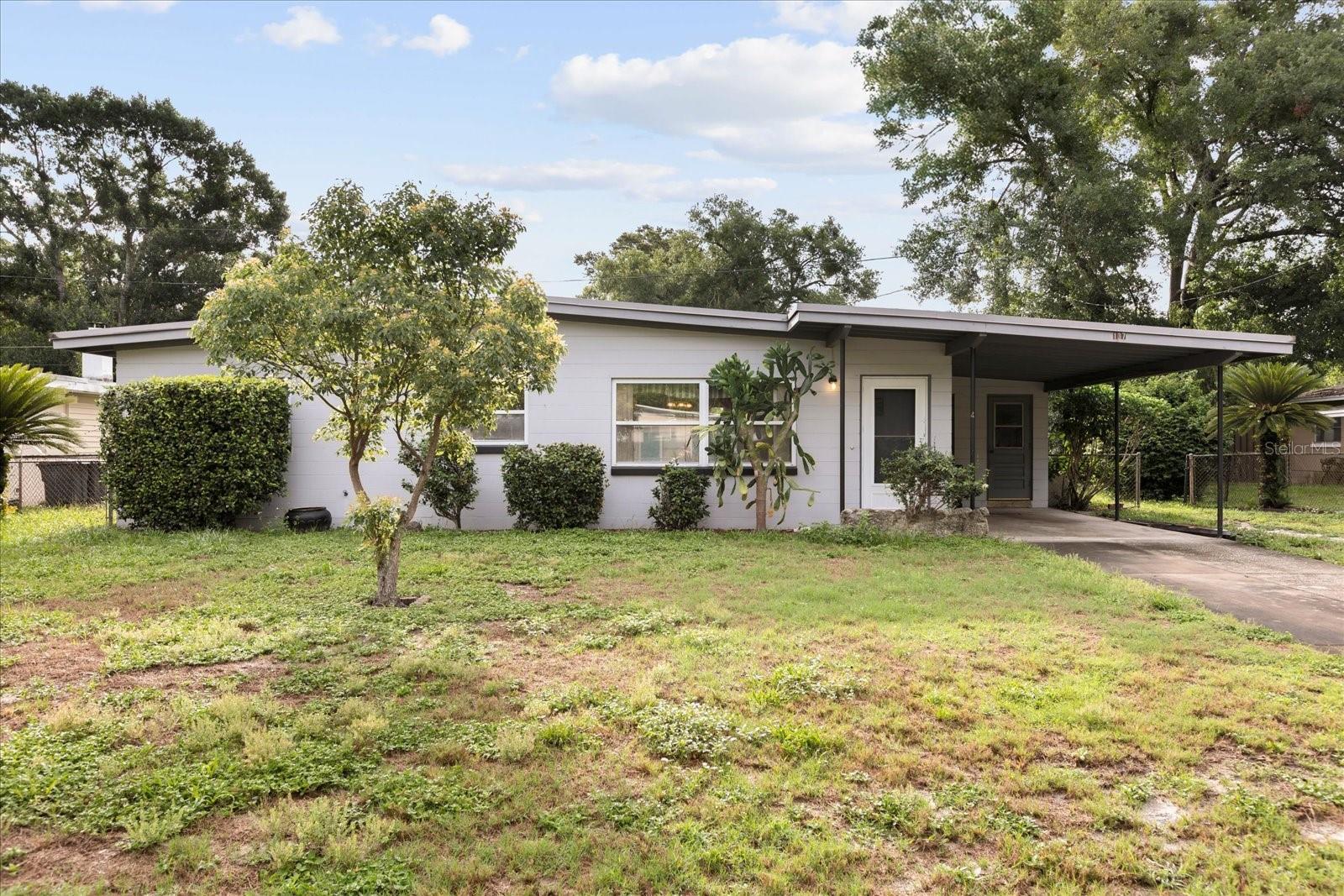 137 W LAUREN COURT