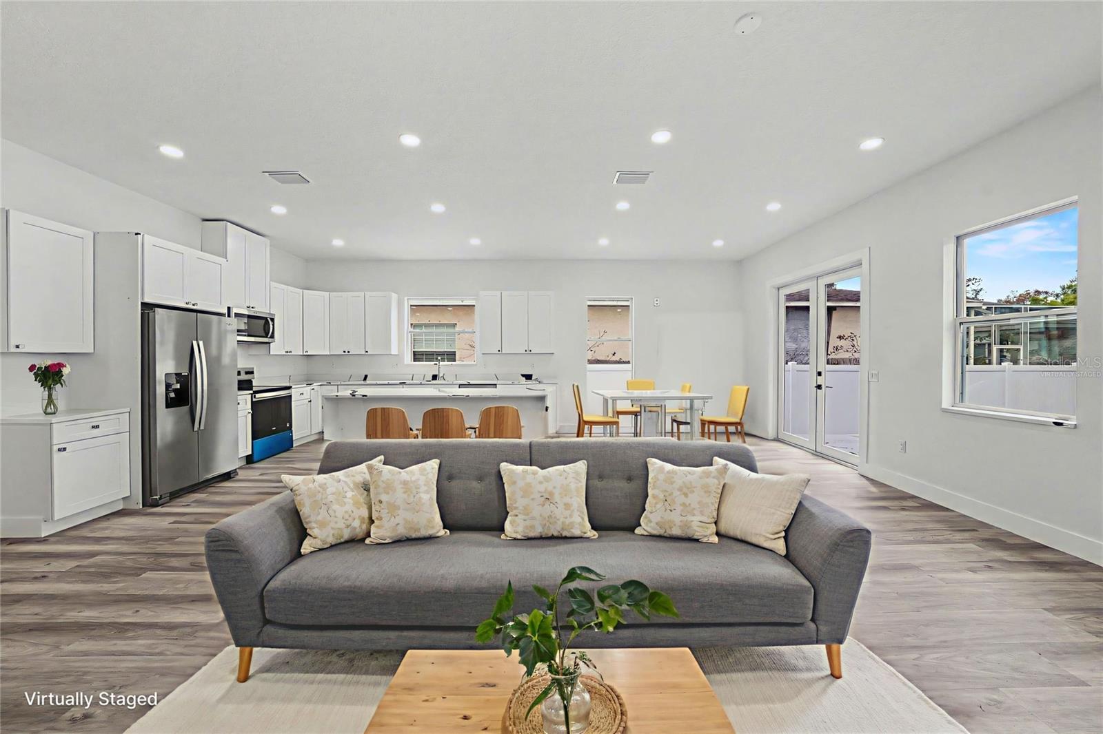 PINE KNOLL - Residential