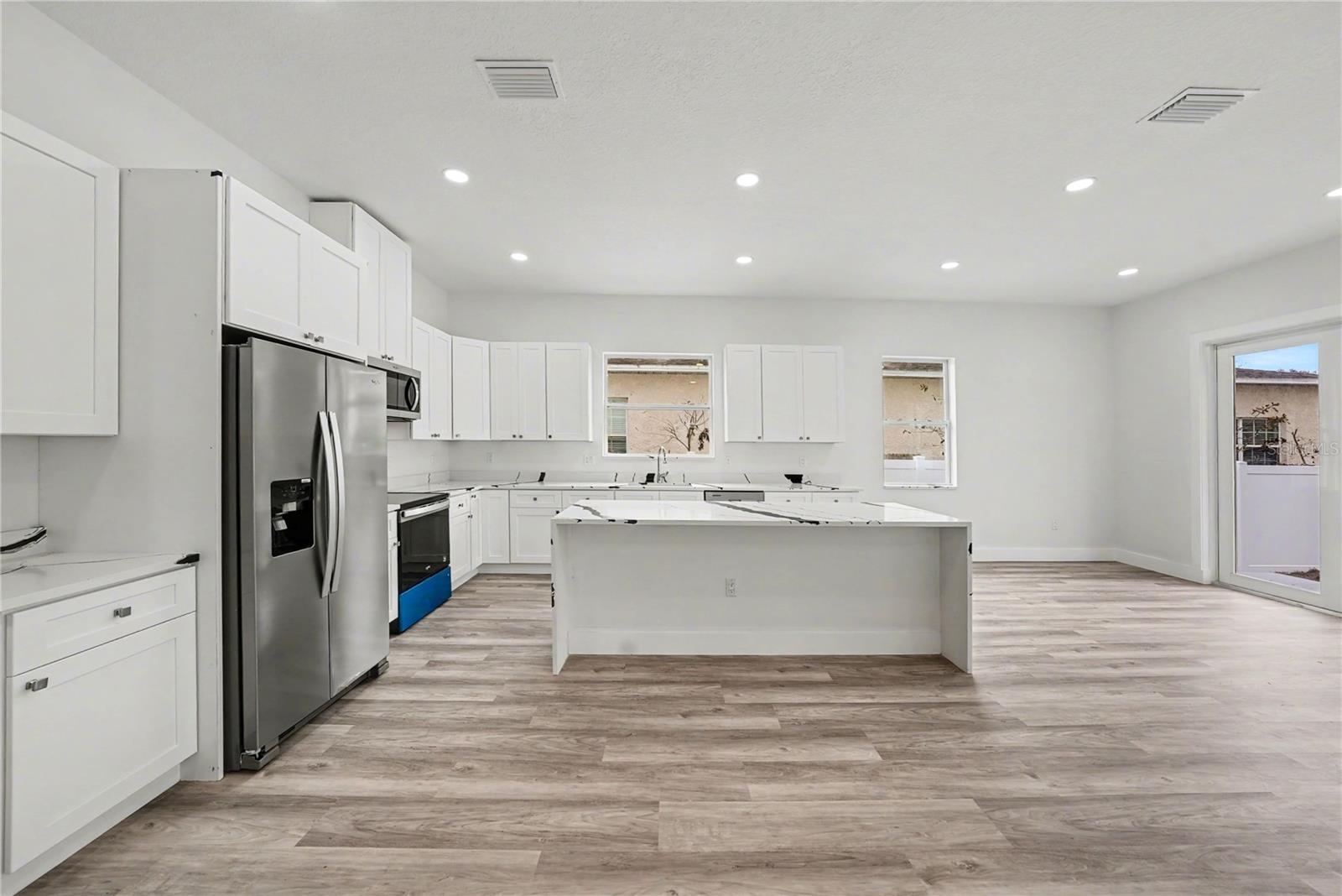 PINE KNOLL - Residential