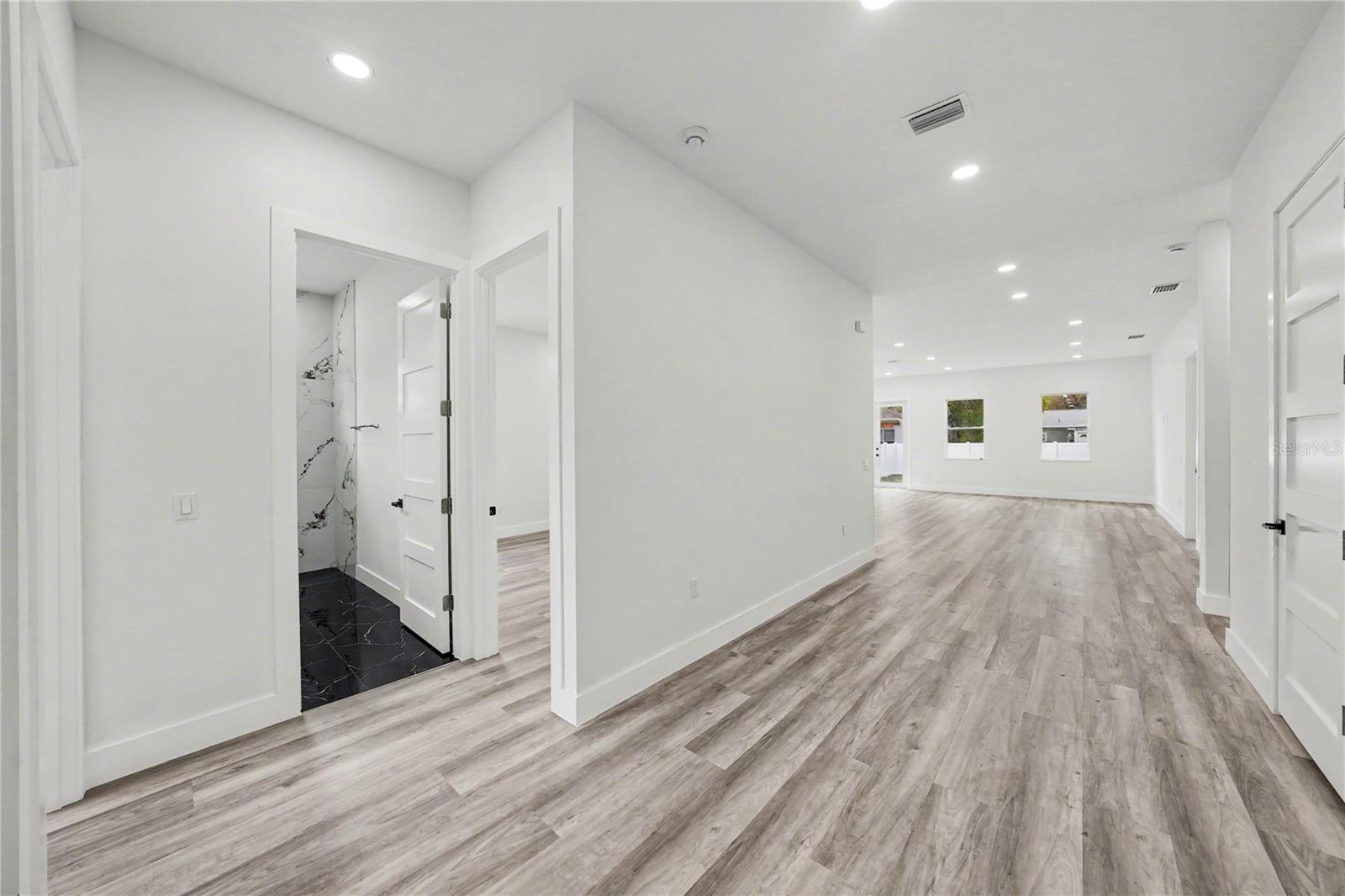 PINE KNOLL - Residential