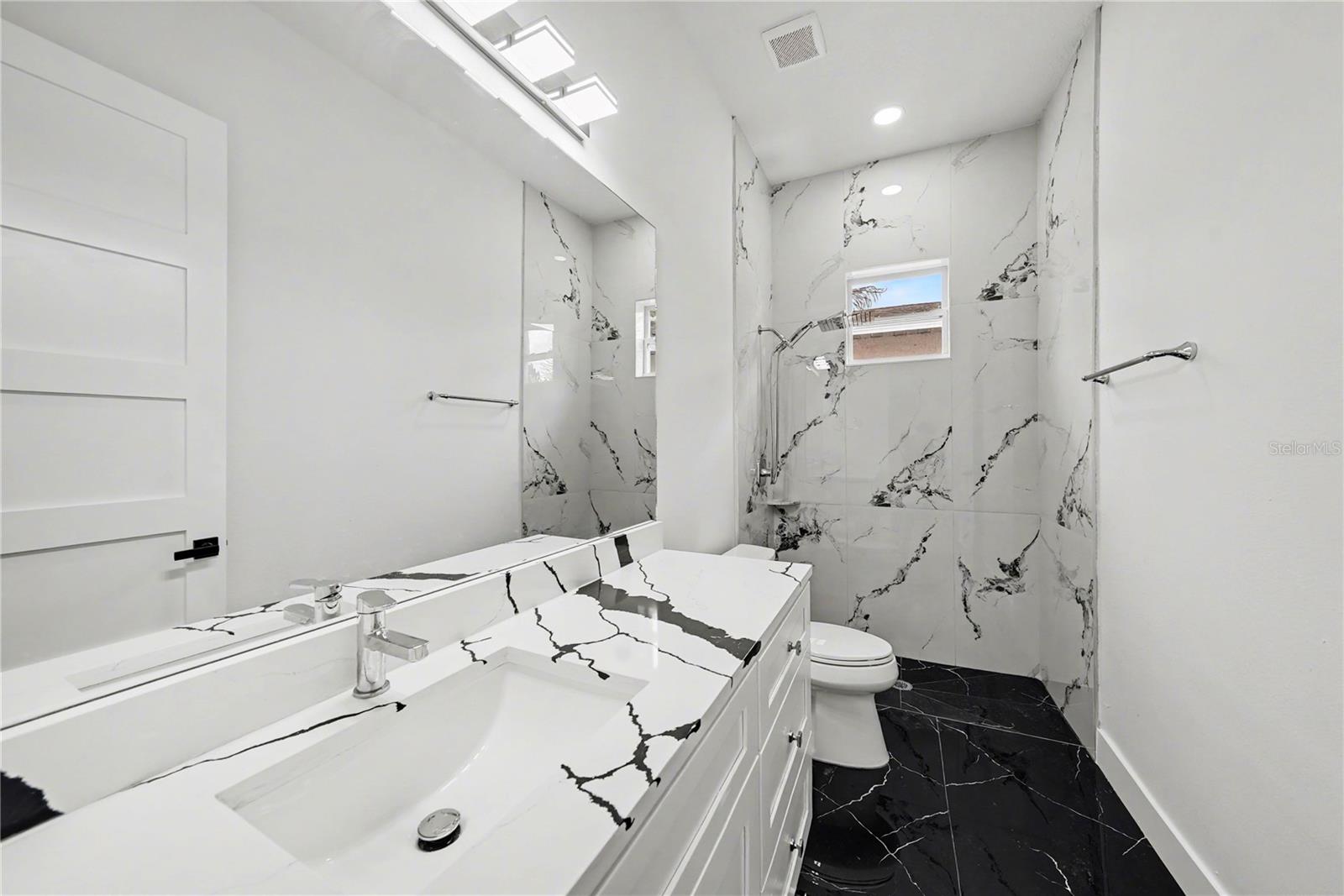 PINE KNOLL - Residential