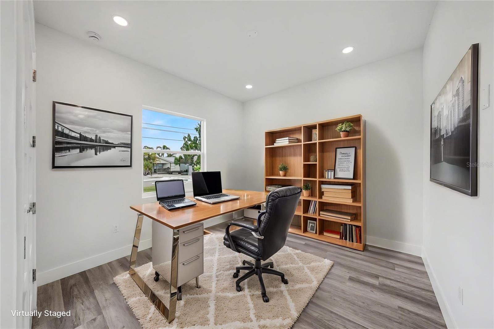 PINE KNOLL - Residential