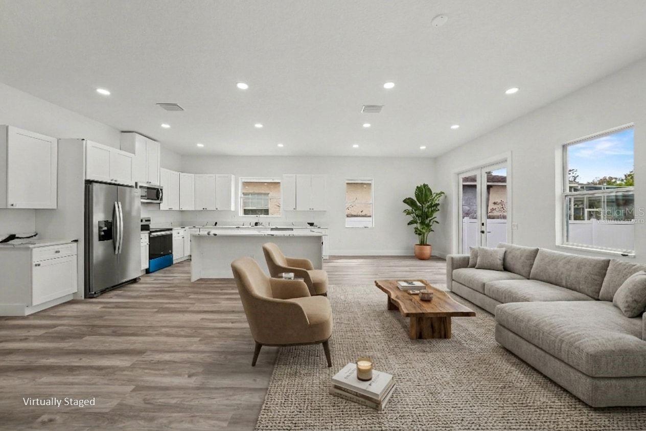 PINE KNOLL - Residential