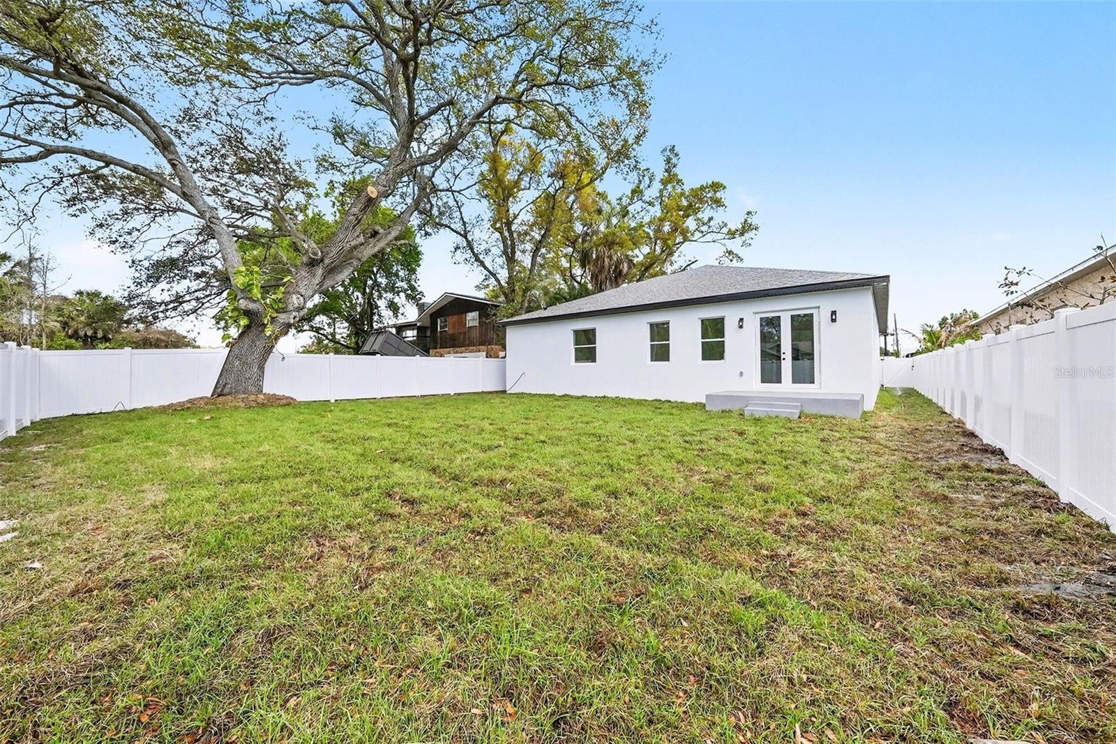 PINE KNOLL - Residential