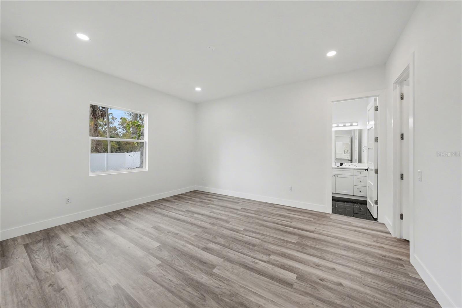 PINE KNOLL - Residential