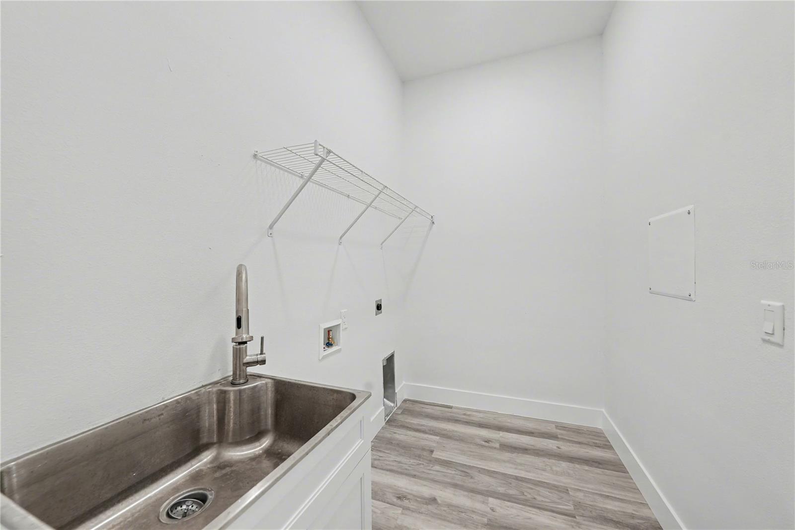 PINE KNOLL - Residential