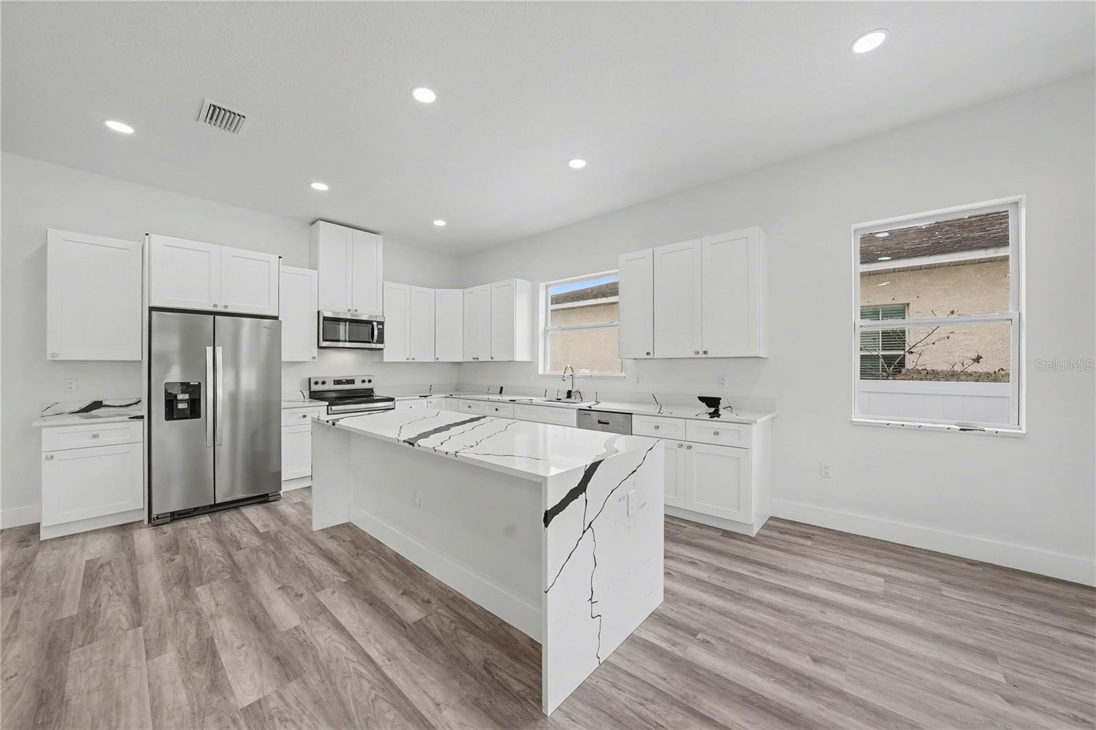 PINE KNOLL - Residential