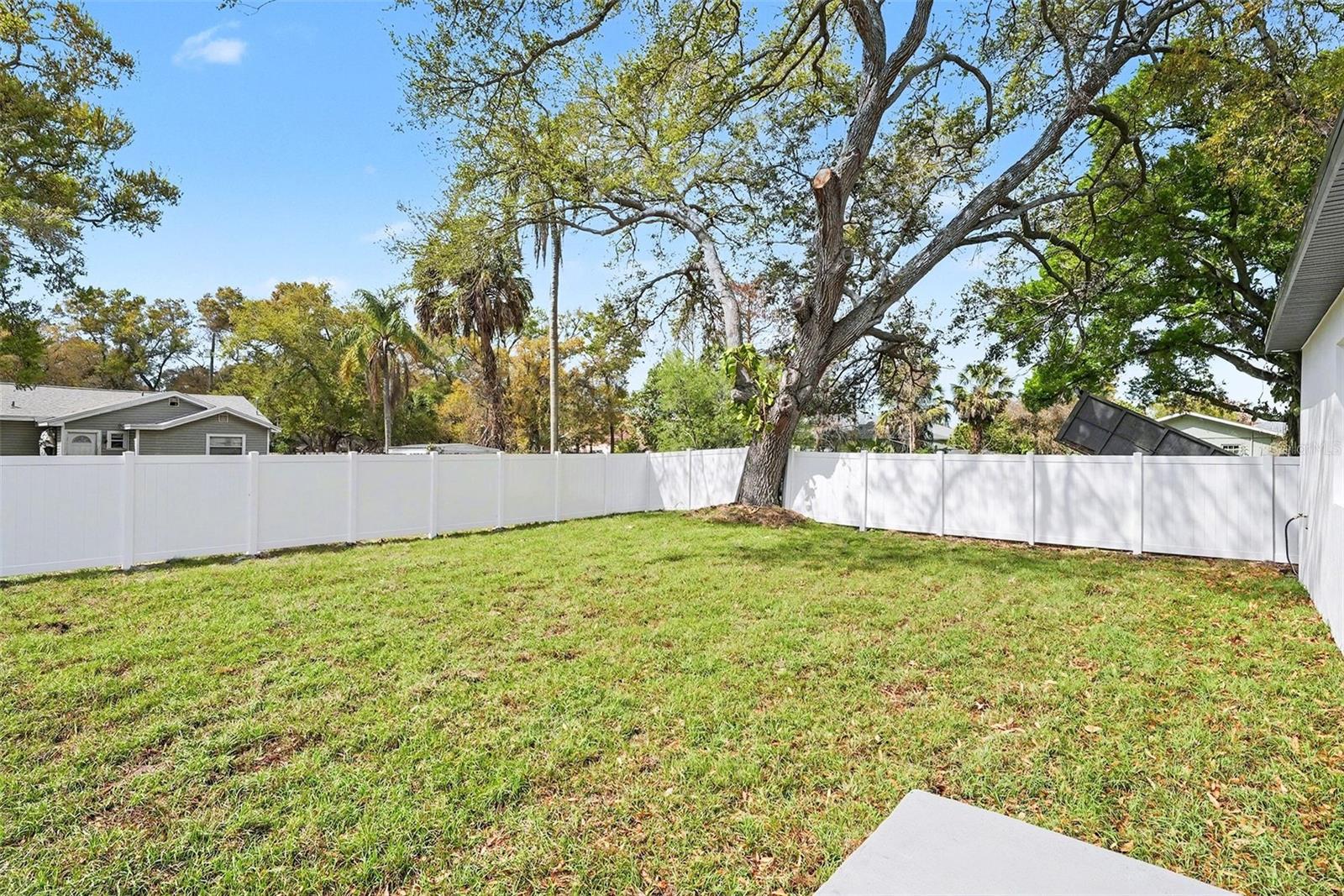 PINE KNOLL - Residential