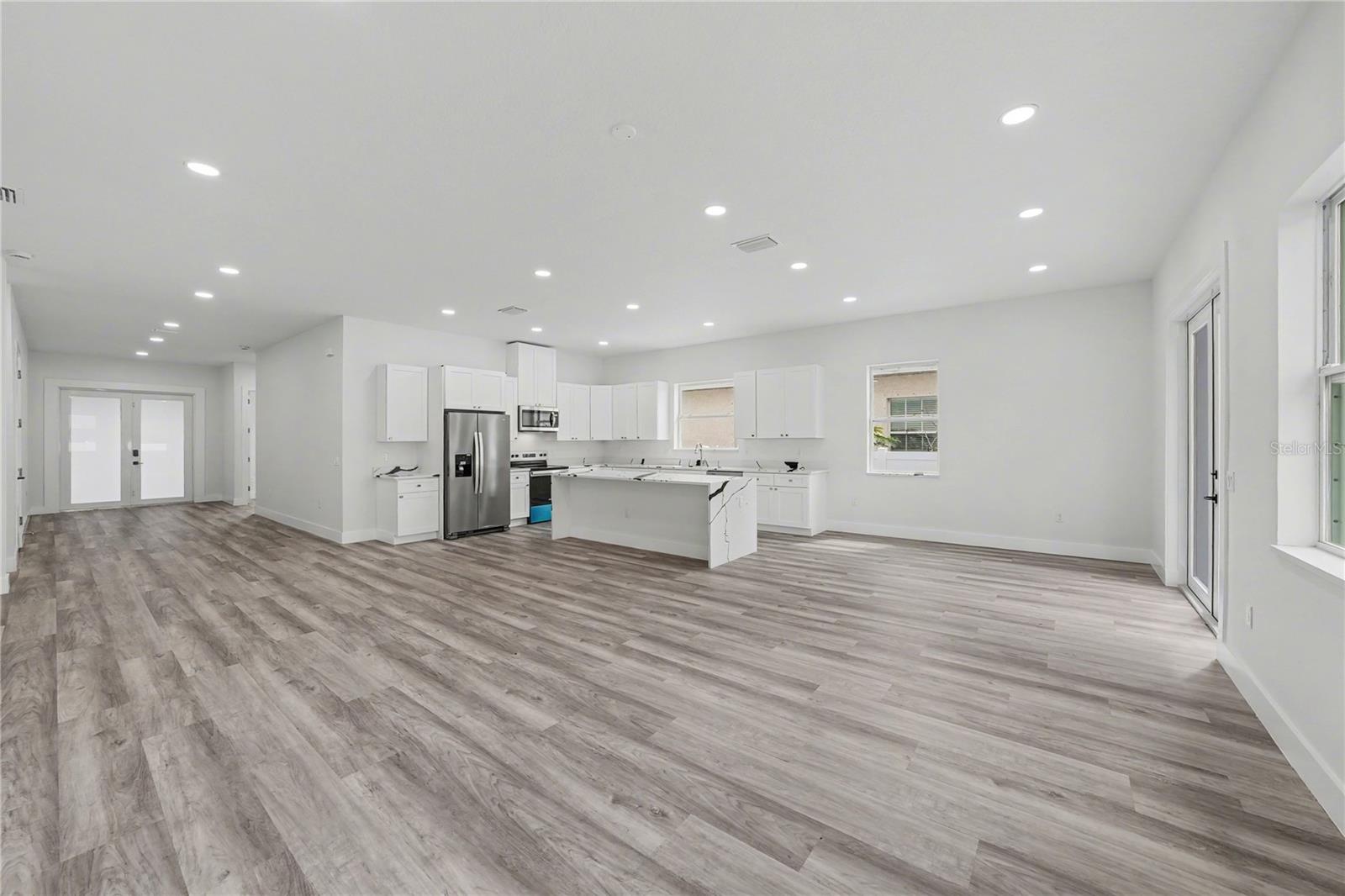 PINE KNOLL - Residential