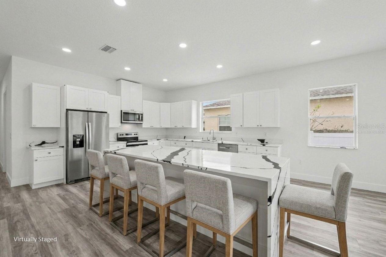 PINE KNOLL - Residential