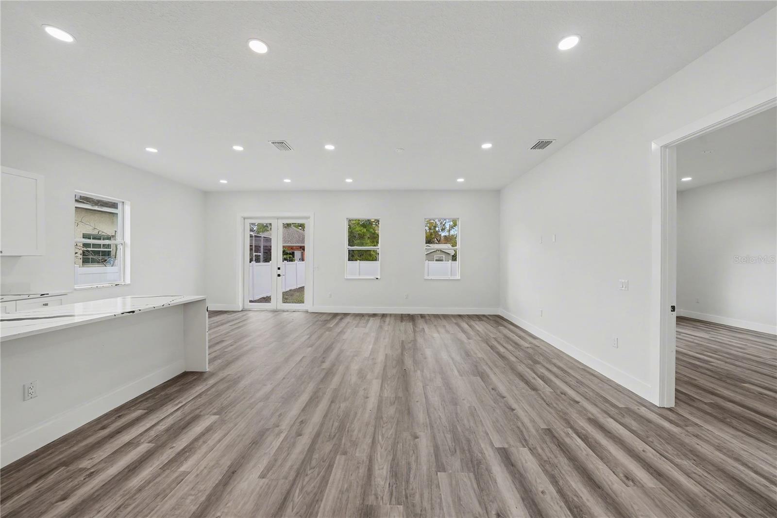 PINE KNOLL - Residential