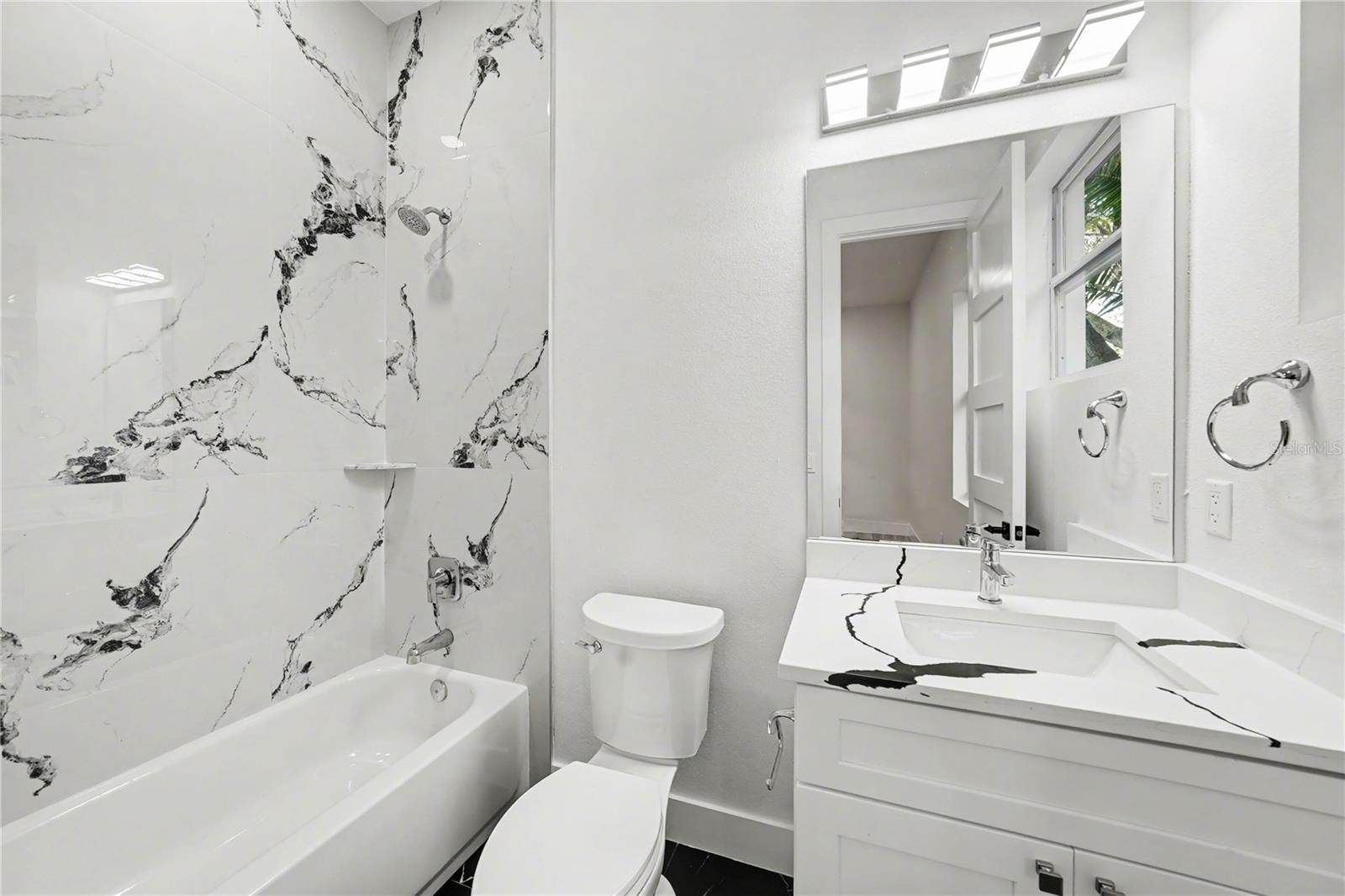 PINE KNOLL - Residential