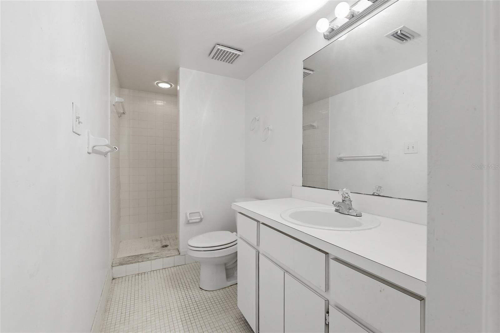 EAST LAKE WOODLANDS CYPRESS ESTATES - Residential