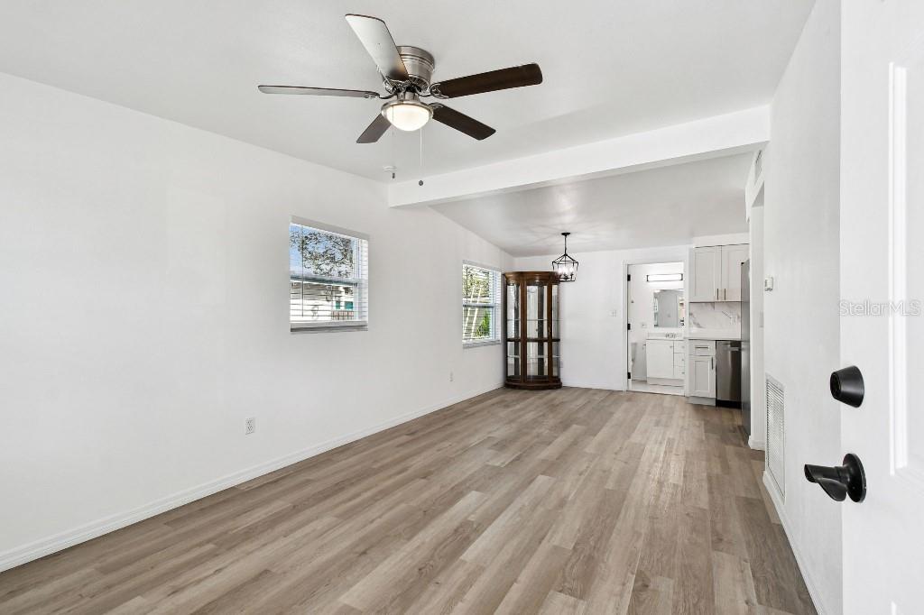 SULPHUR SPGS - Residential