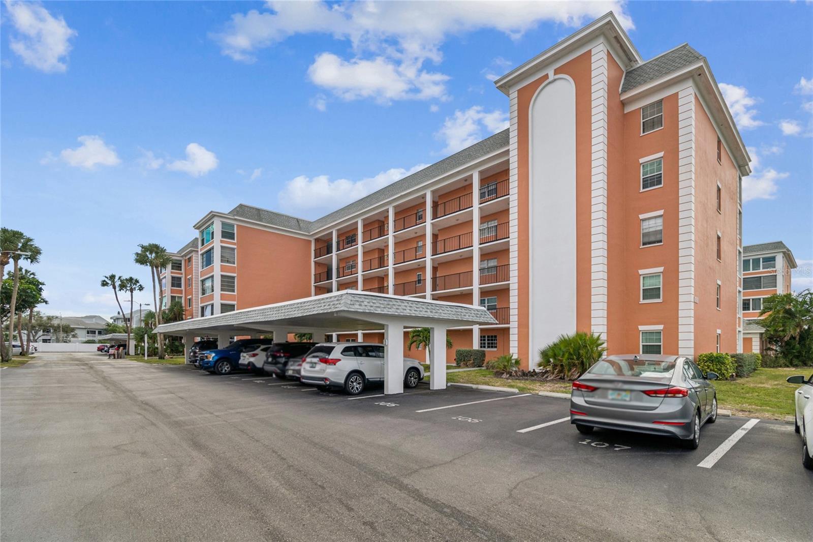 CROSSWINDS COLONY ONE CONDO - Residential