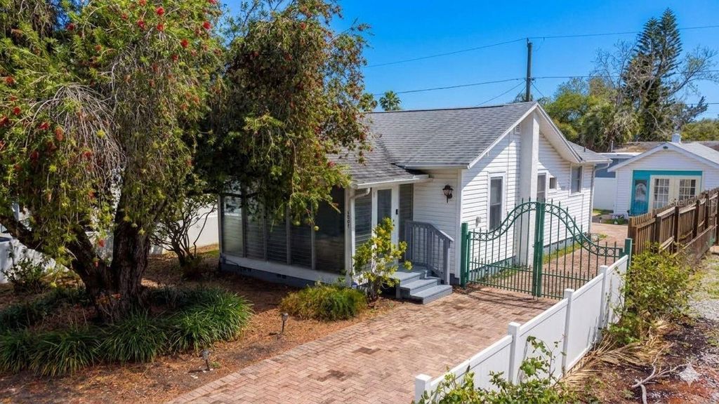 Photo of 2907 Clinton Street S, Gulfport, FL 33707 (MLS # TB8496629)