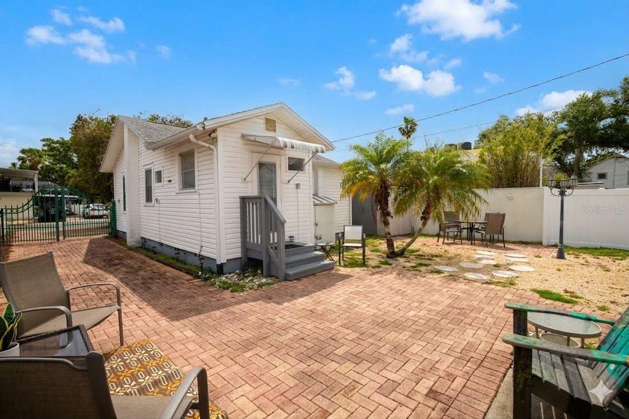 2907 CLINTON STREET S