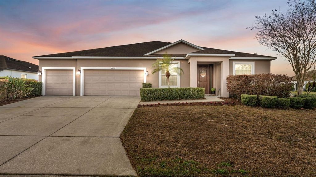 Photo of 4105 Berkshire Loop, Lakeland, FL 33813 (MLS # L4959913)