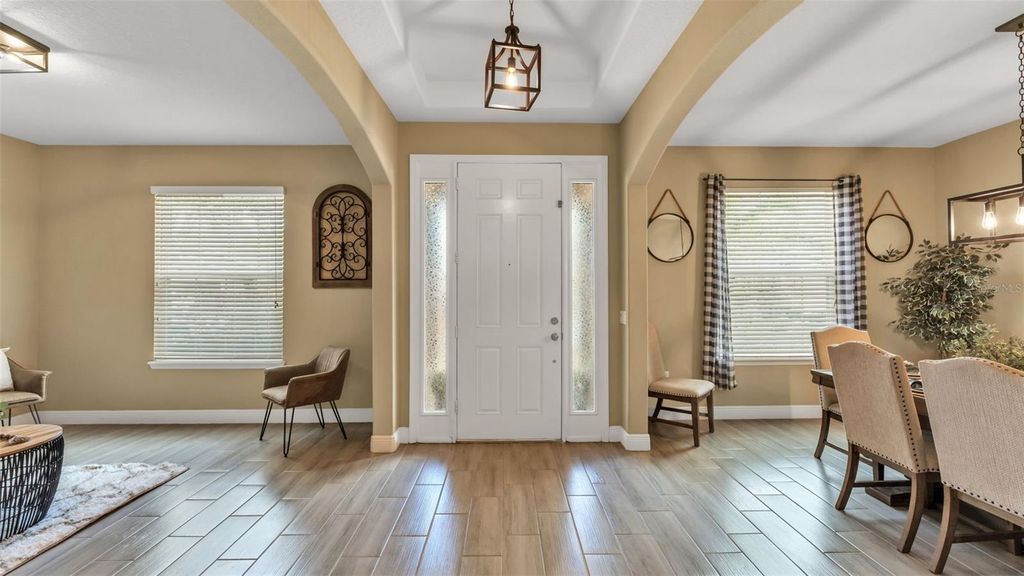 Photo of 4105 Berkshire Loop, Lakeland, FL 33813 (MLS # L4959913)