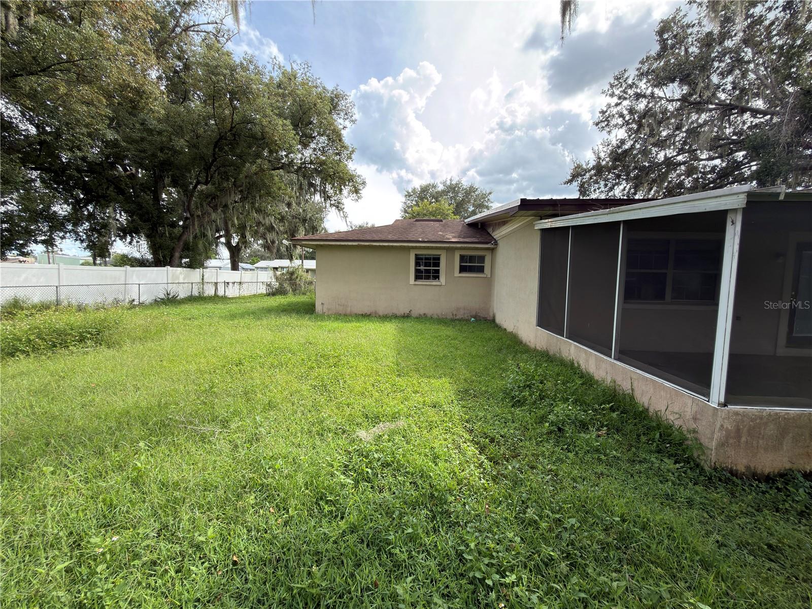 HACKLAKE - Residential