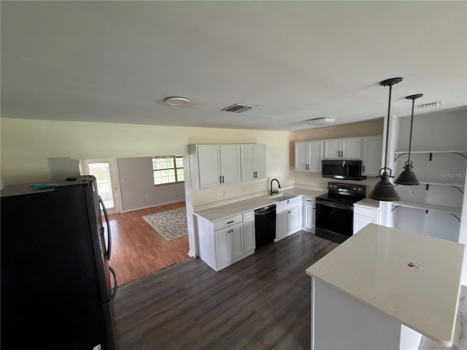 HACKLAKE - Residential