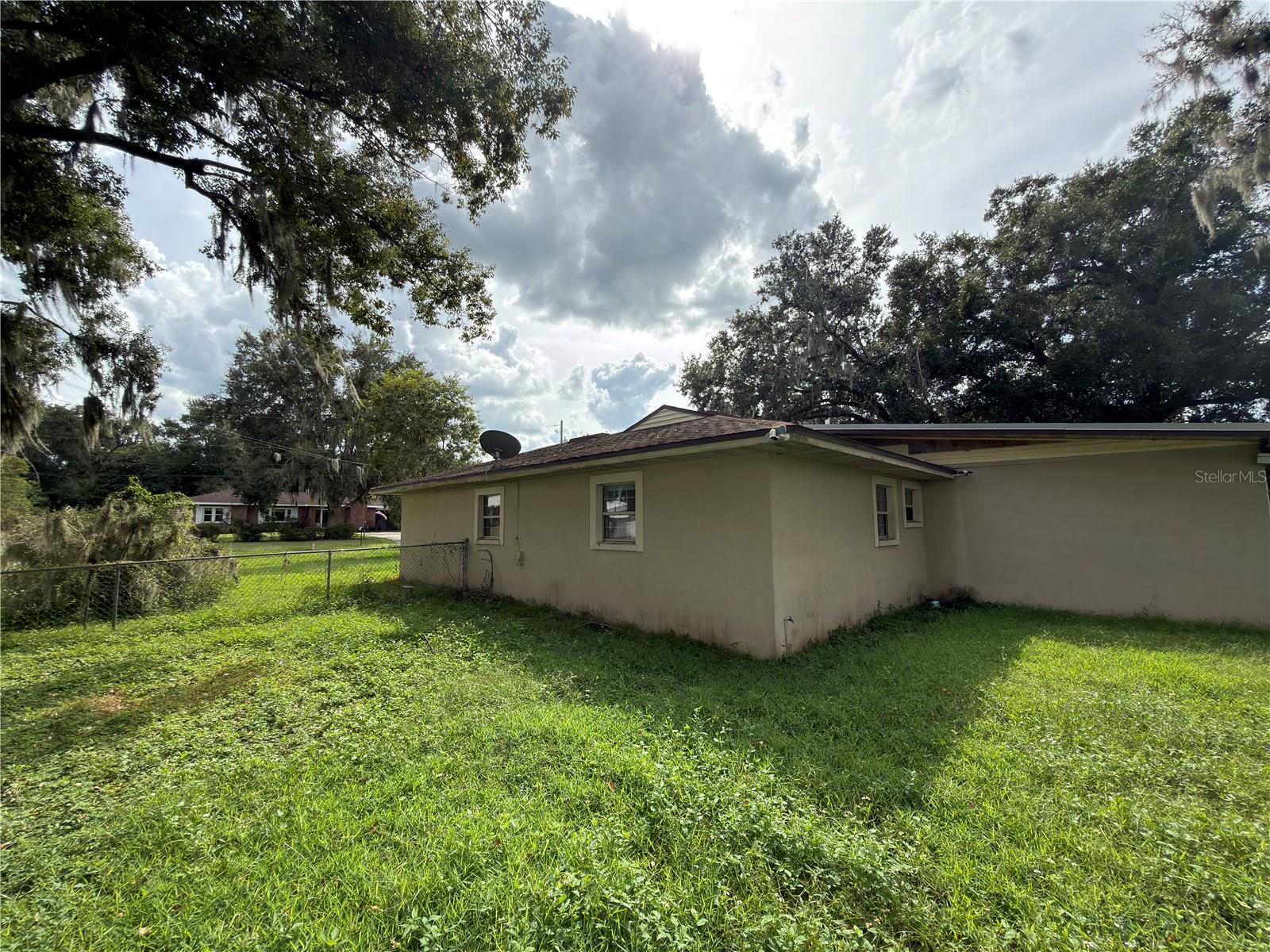 HACKLAKE - Residential