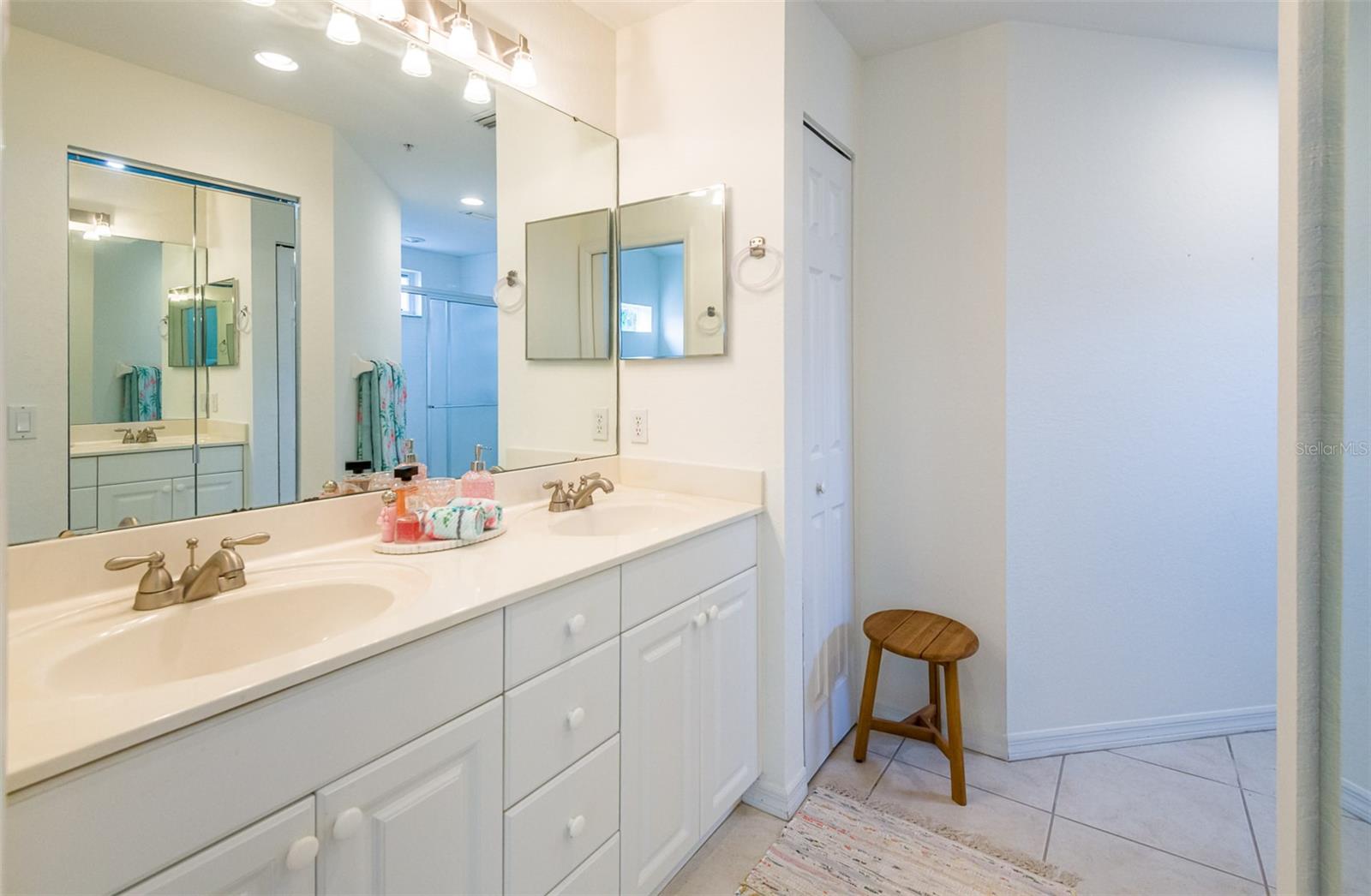 CEDAR HOLLOW AT TARA - Residential