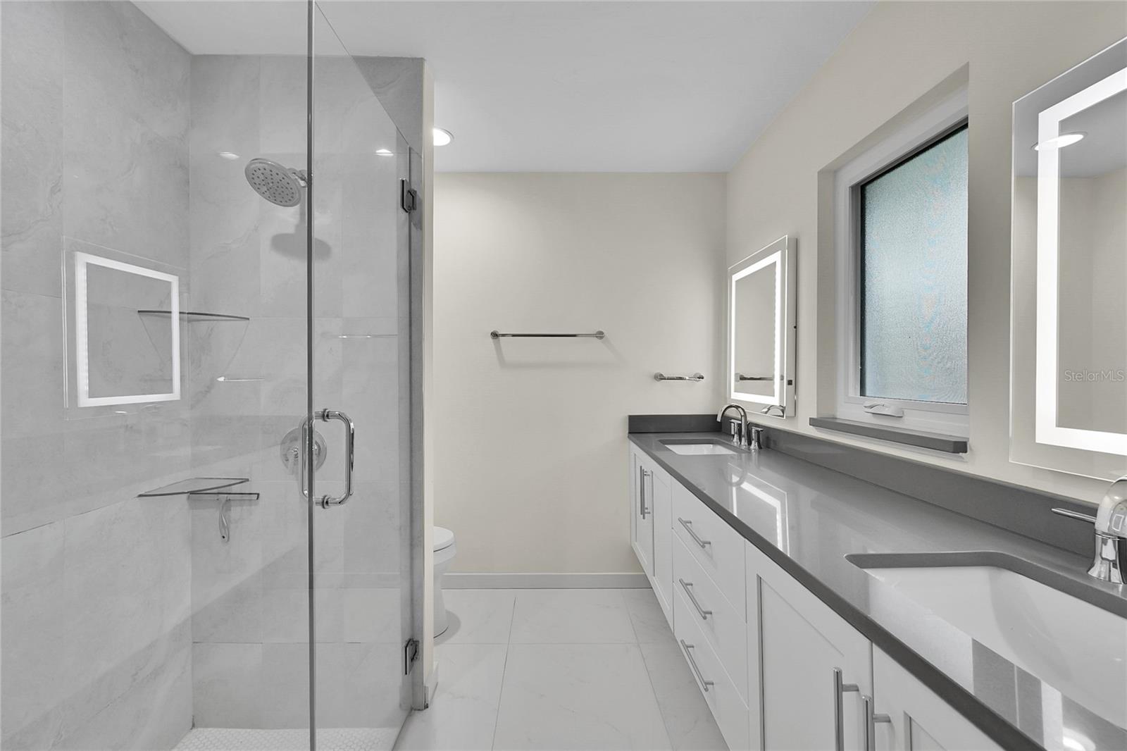 SOUTH GATE - Residential