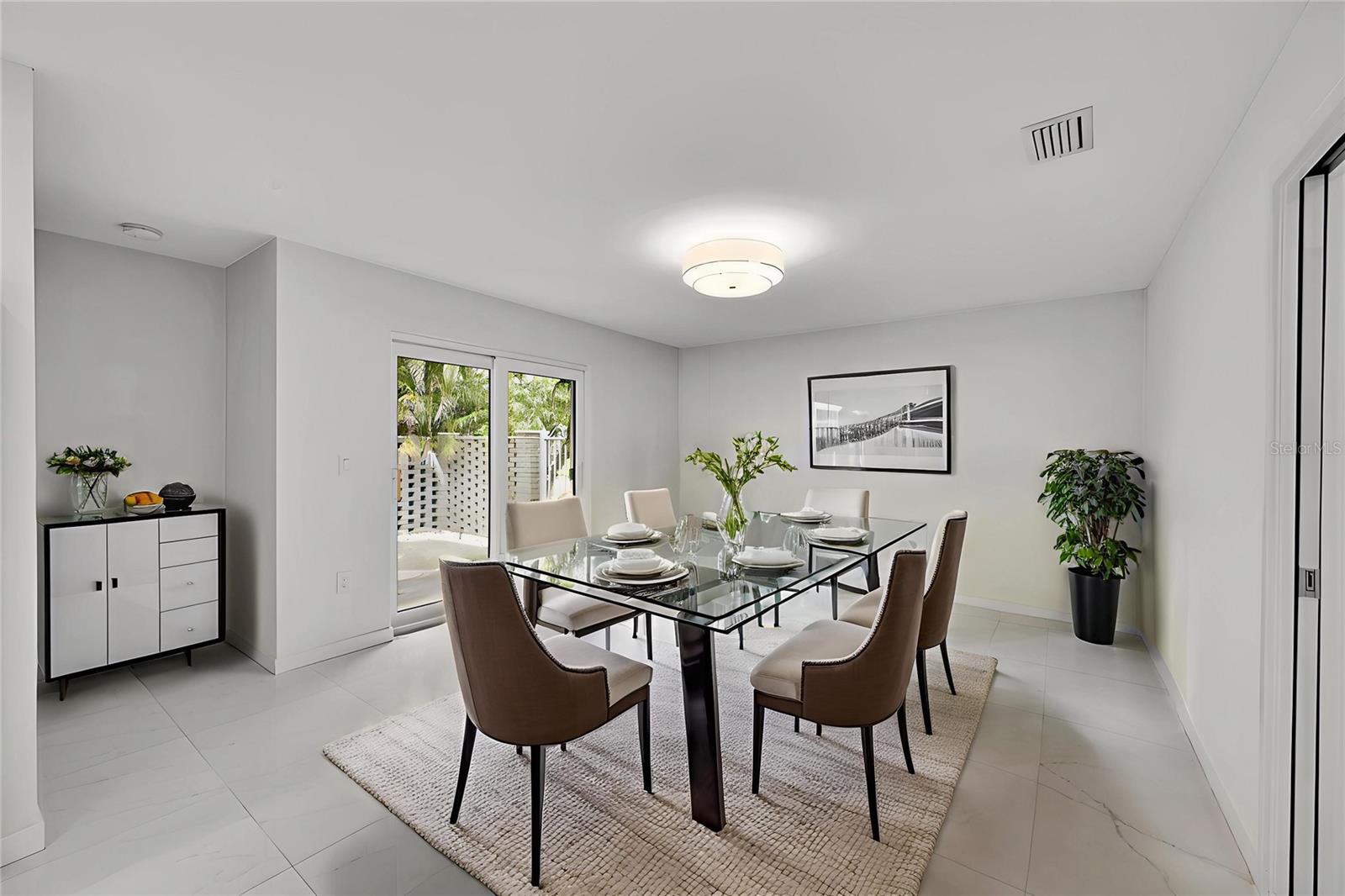 SOUTH GATE - Residential