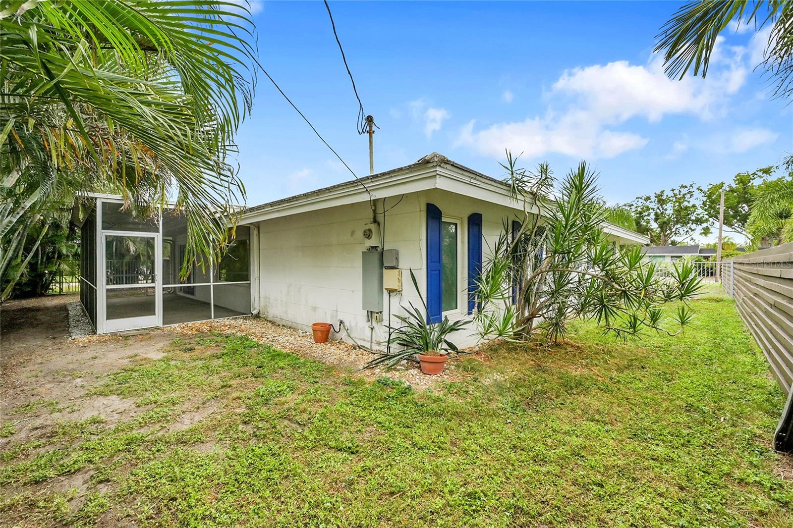 SOUTH GATE - Residential