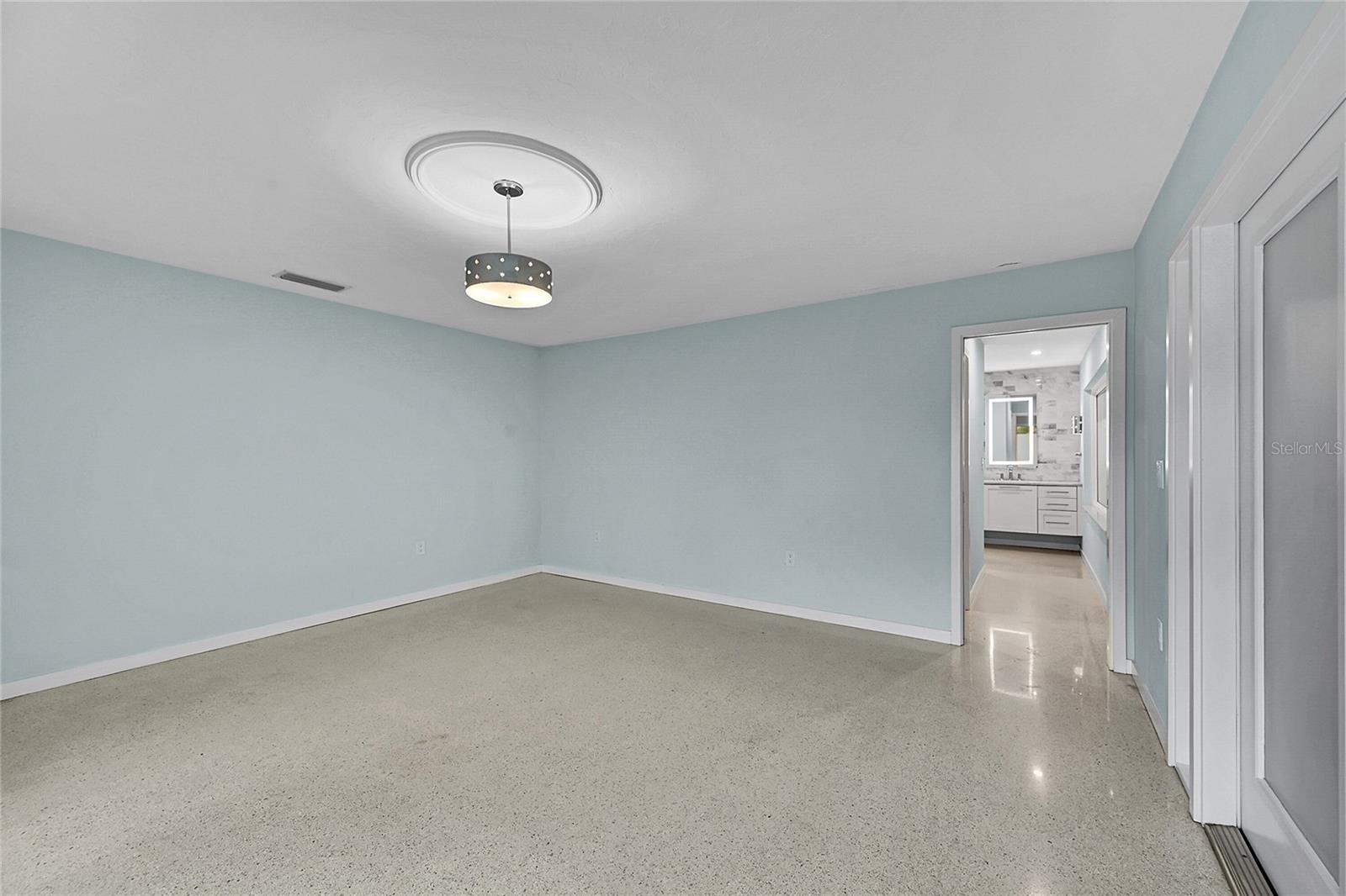 SOUTH GATE - Residential