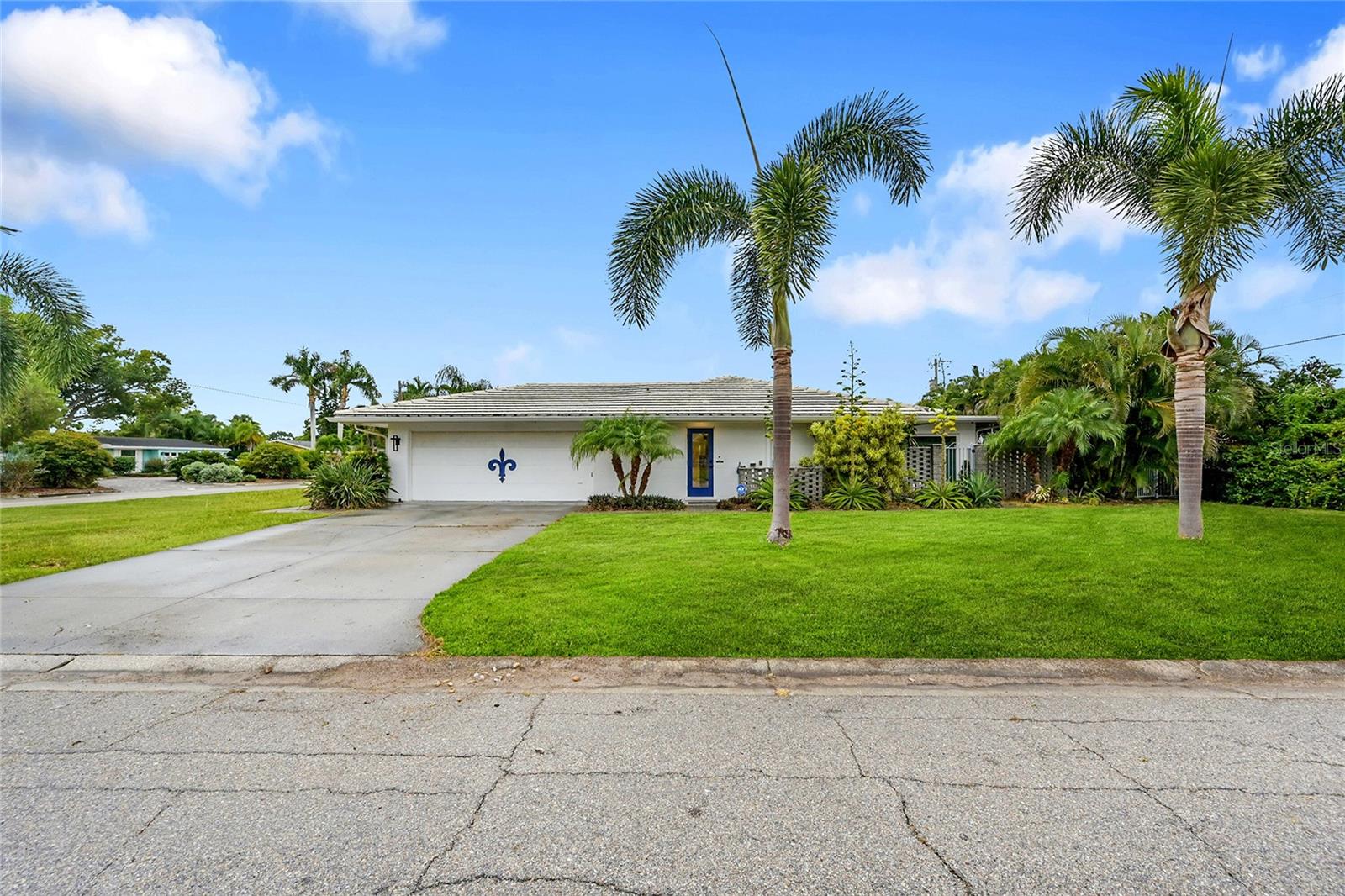 SOUTH GATE - Residential