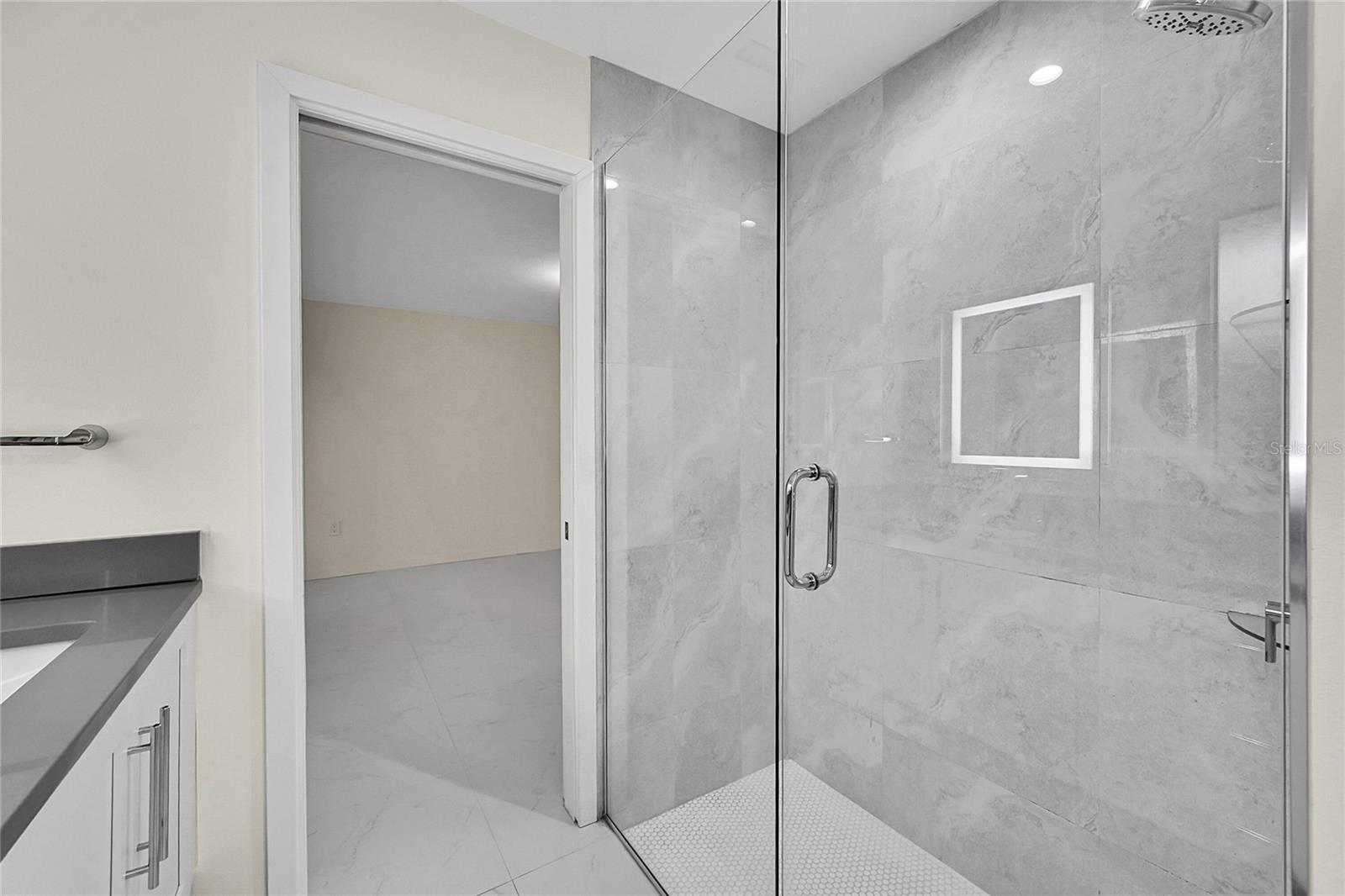 SOUTH GATE - Residential