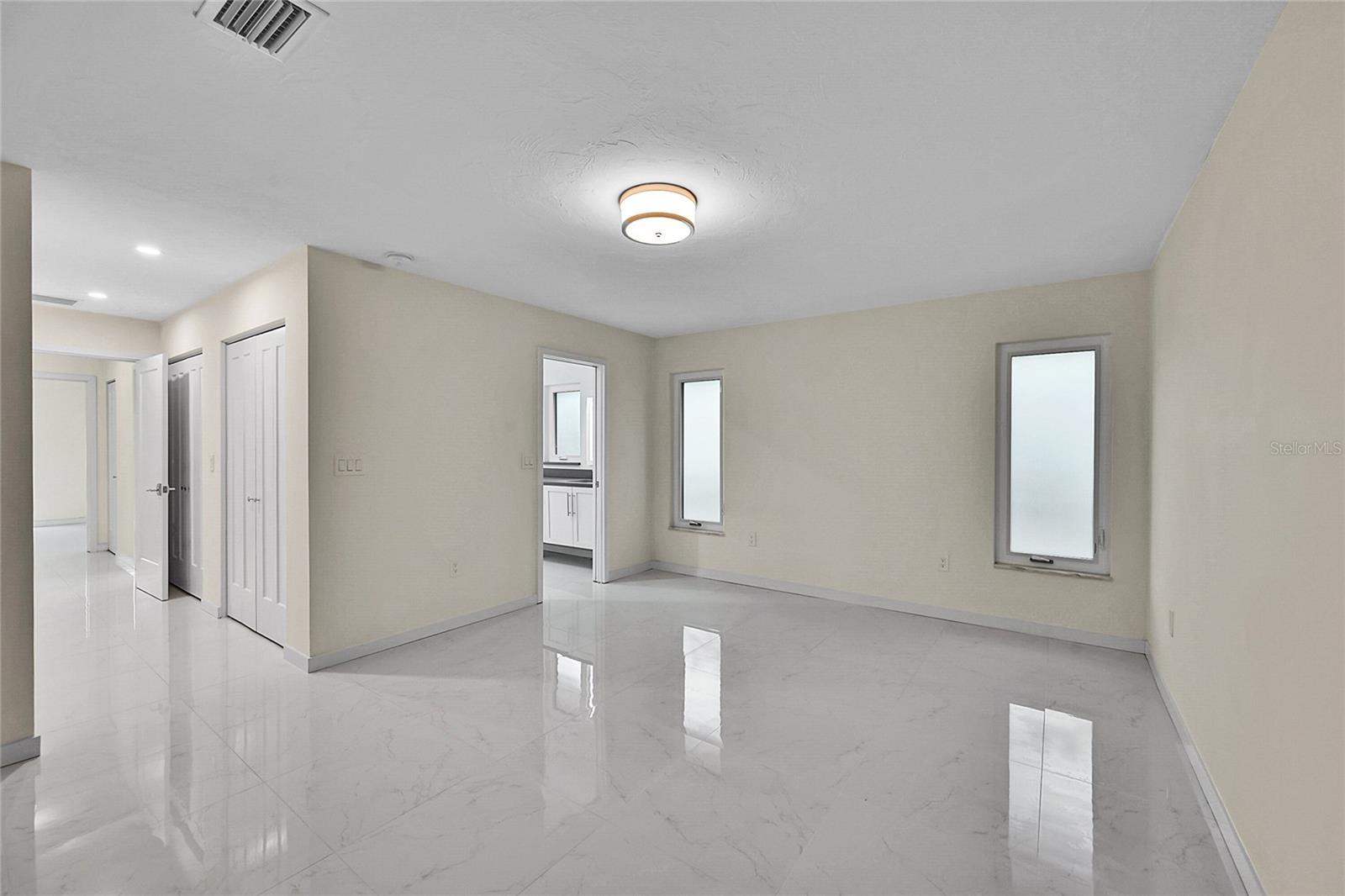 SOUTH GATE - Residential