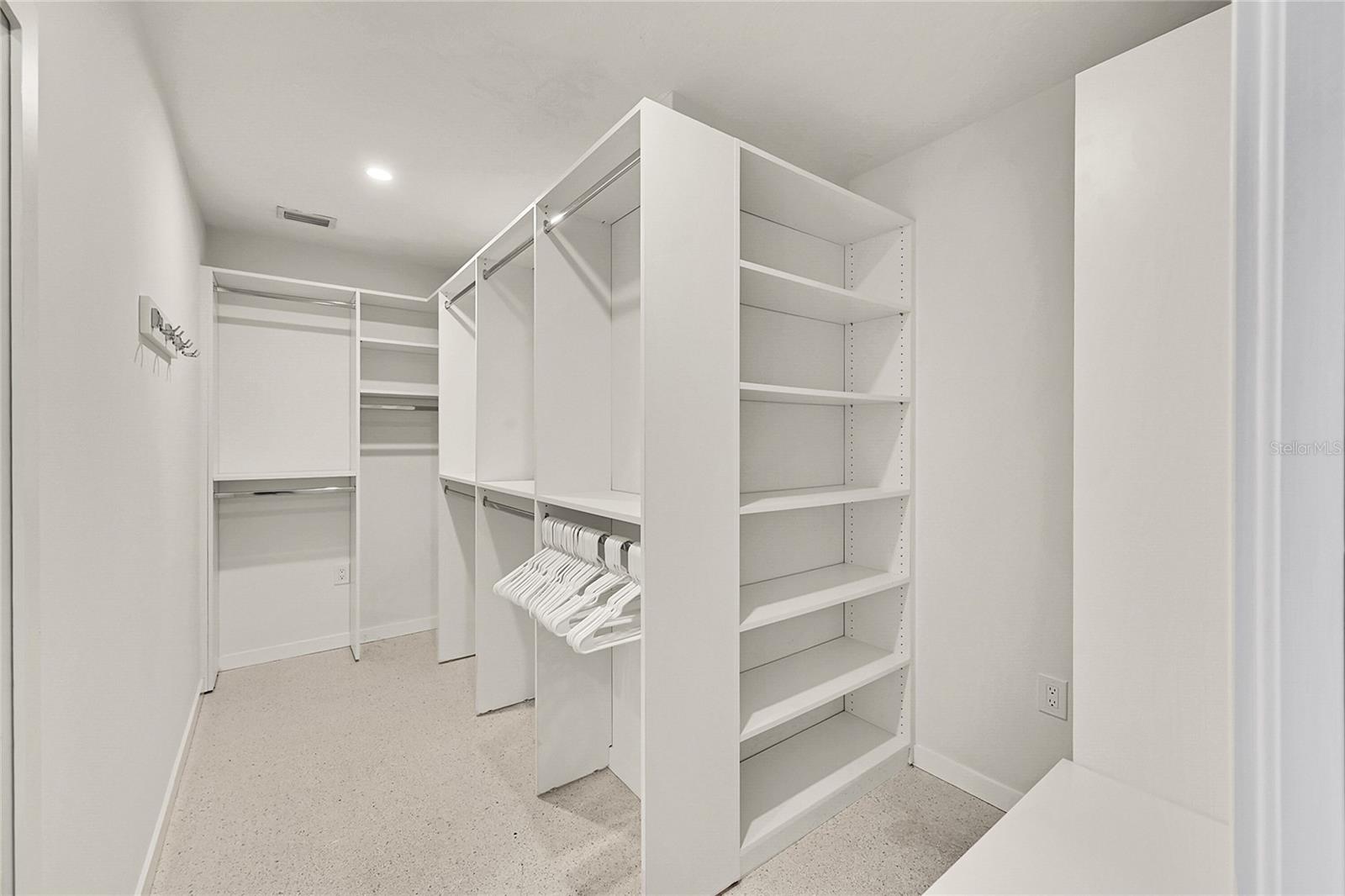 SOUTH GATE - Residential