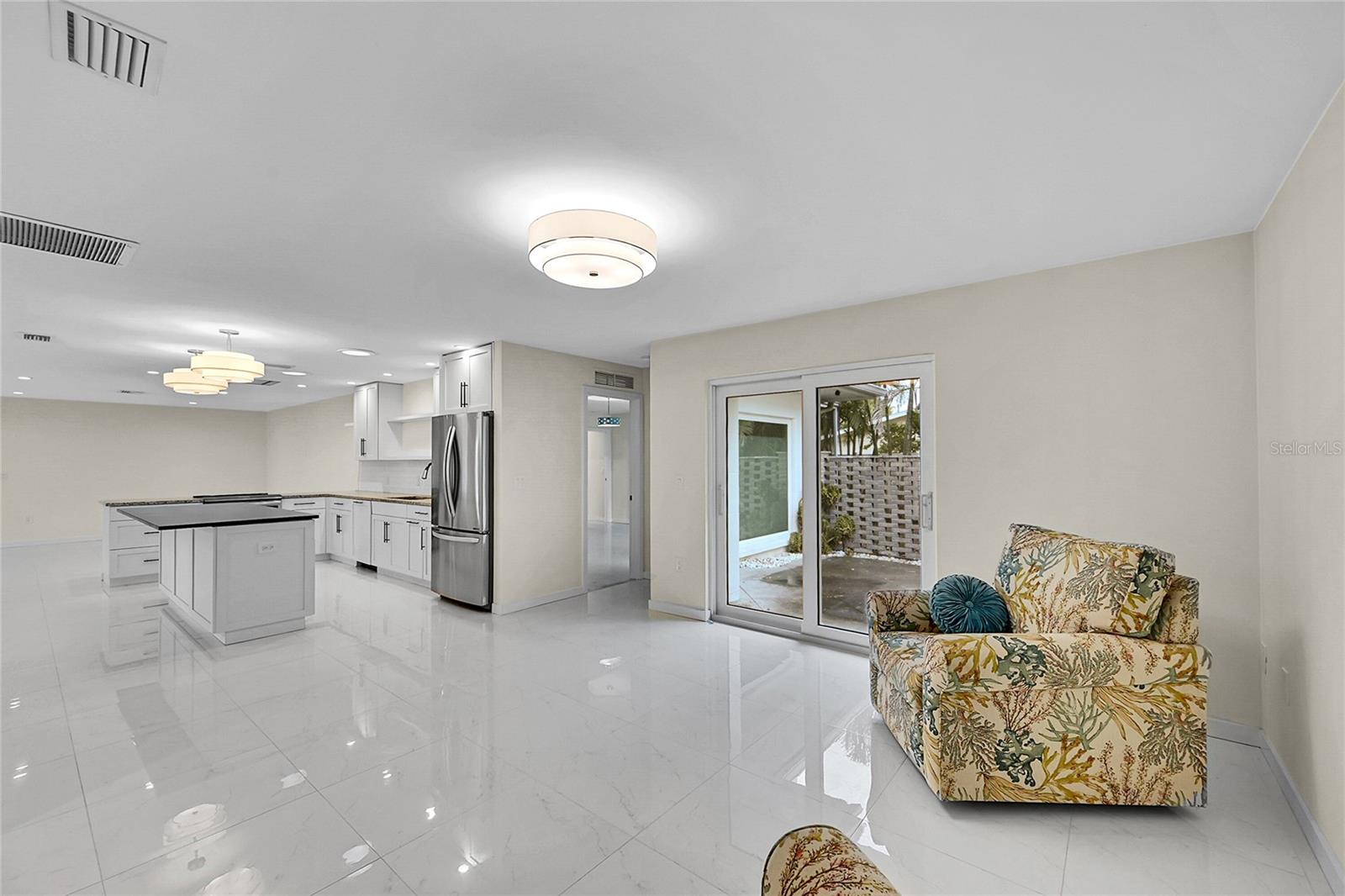 SOUTH GATE - Residential