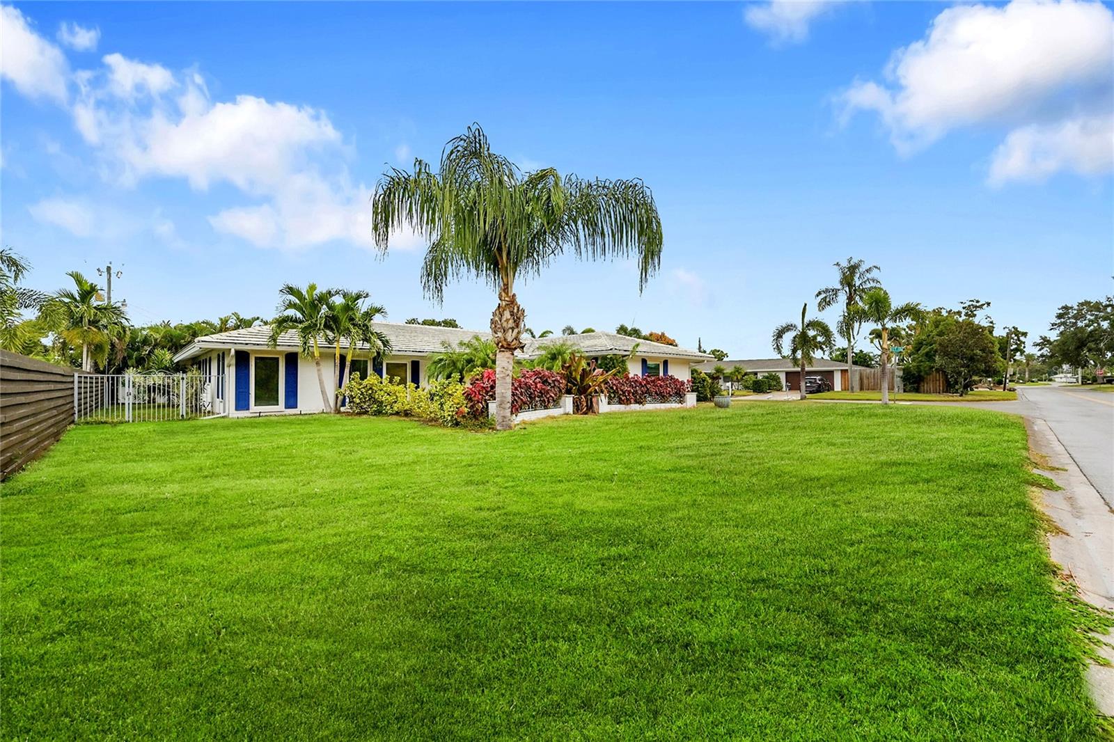 SOUTH GATE - Residential