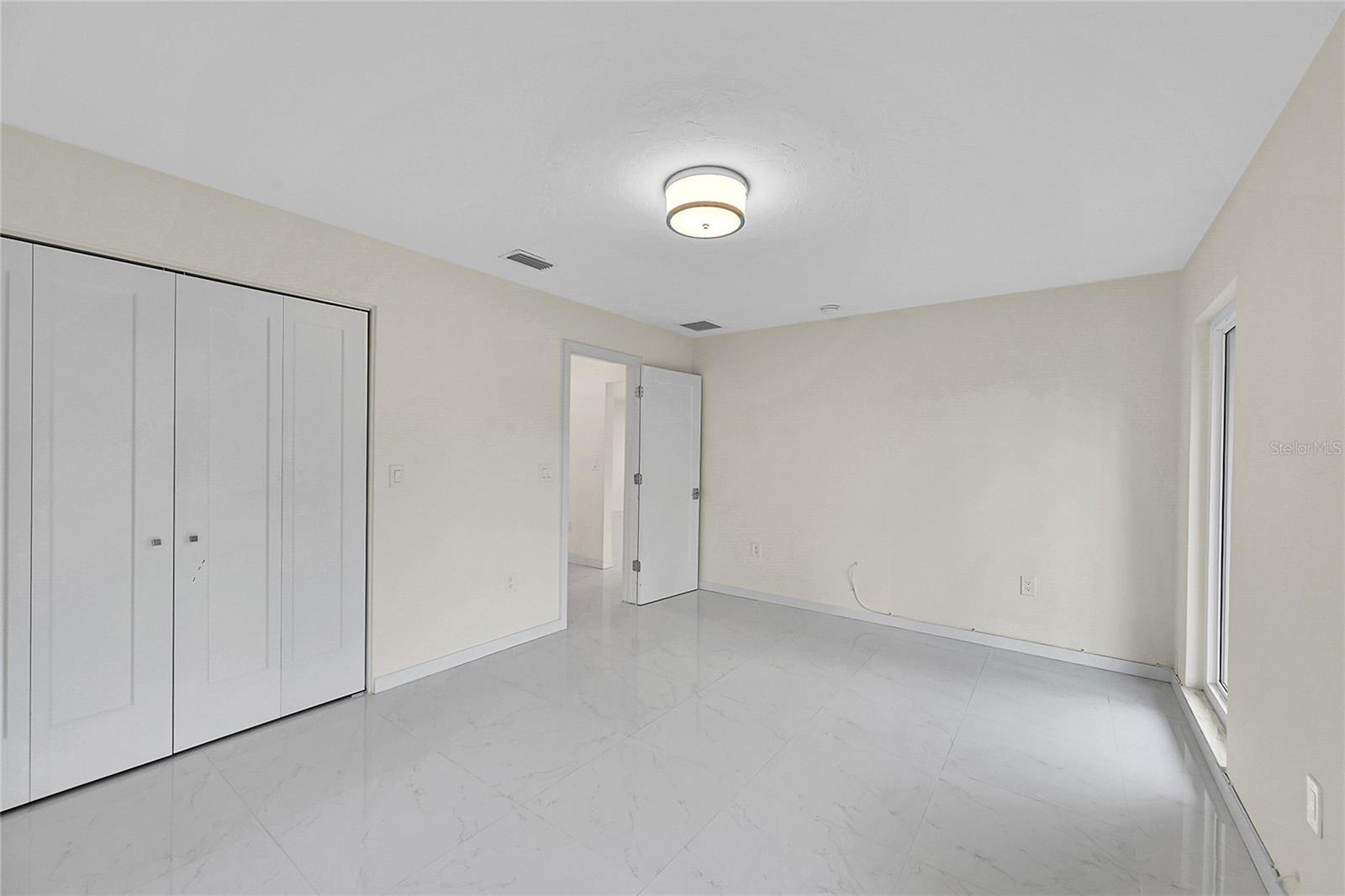 SOUTH GATE - Residential