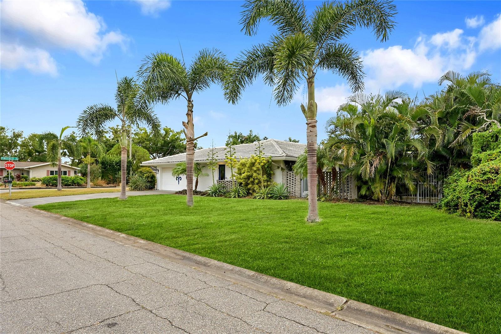 SOUTH GATE - Residential