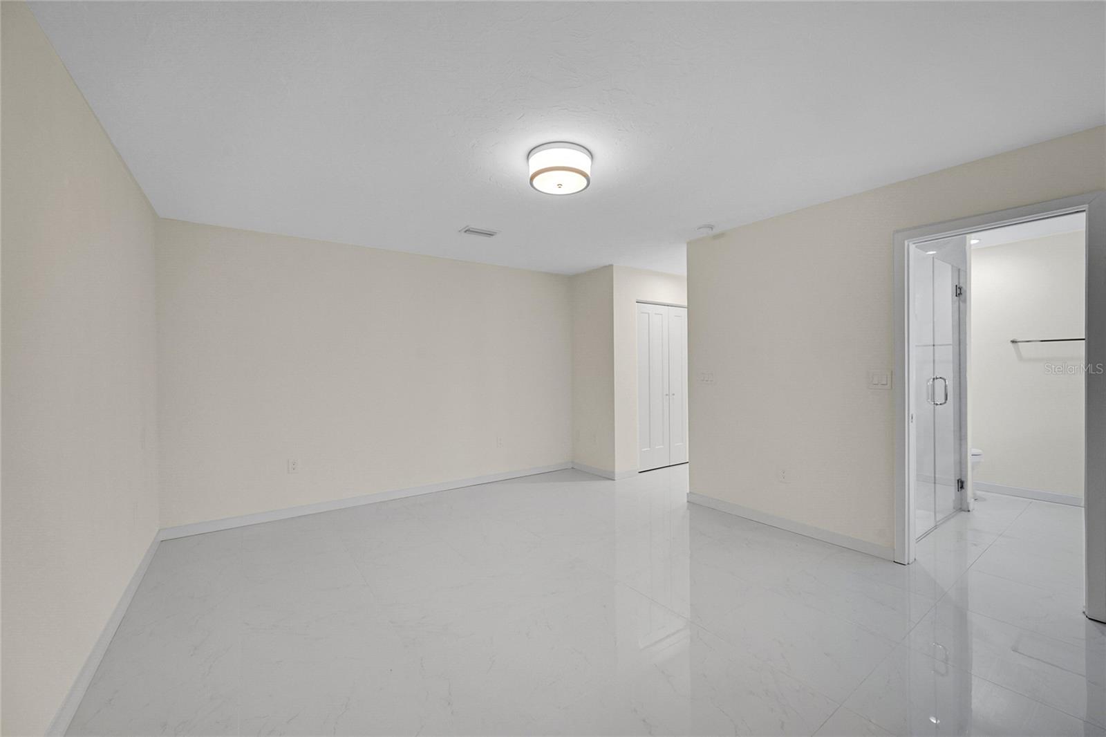 SOUTH GATE - Residential