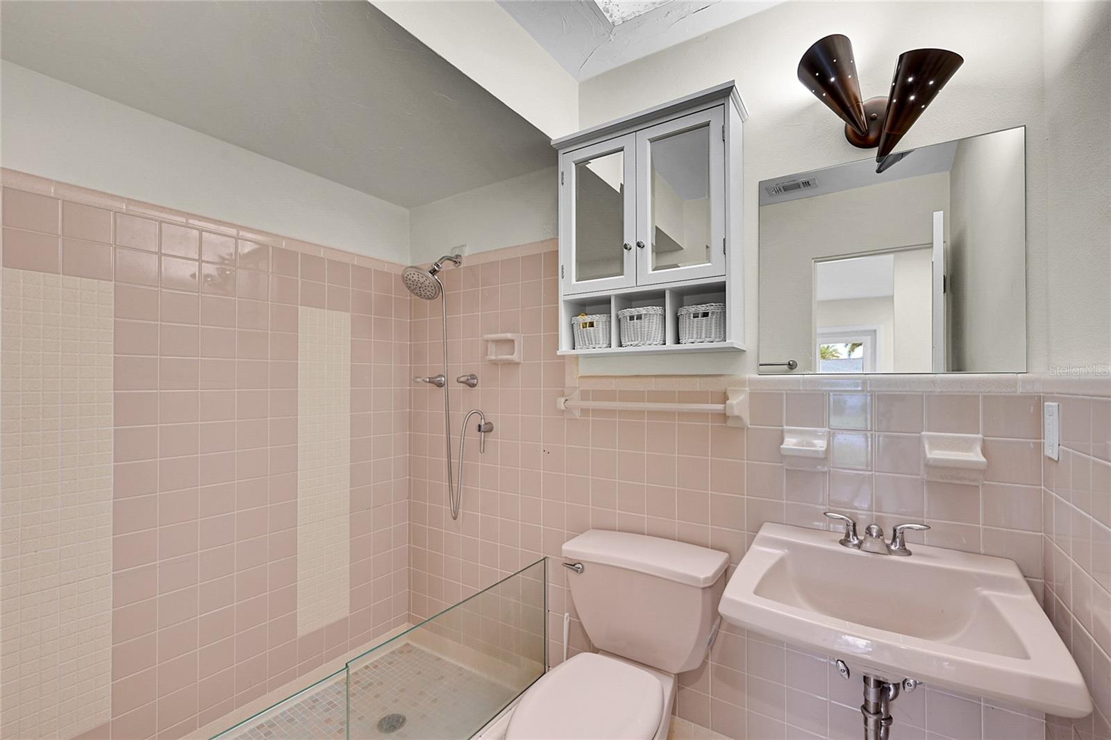 SOUTH GATE - Residential