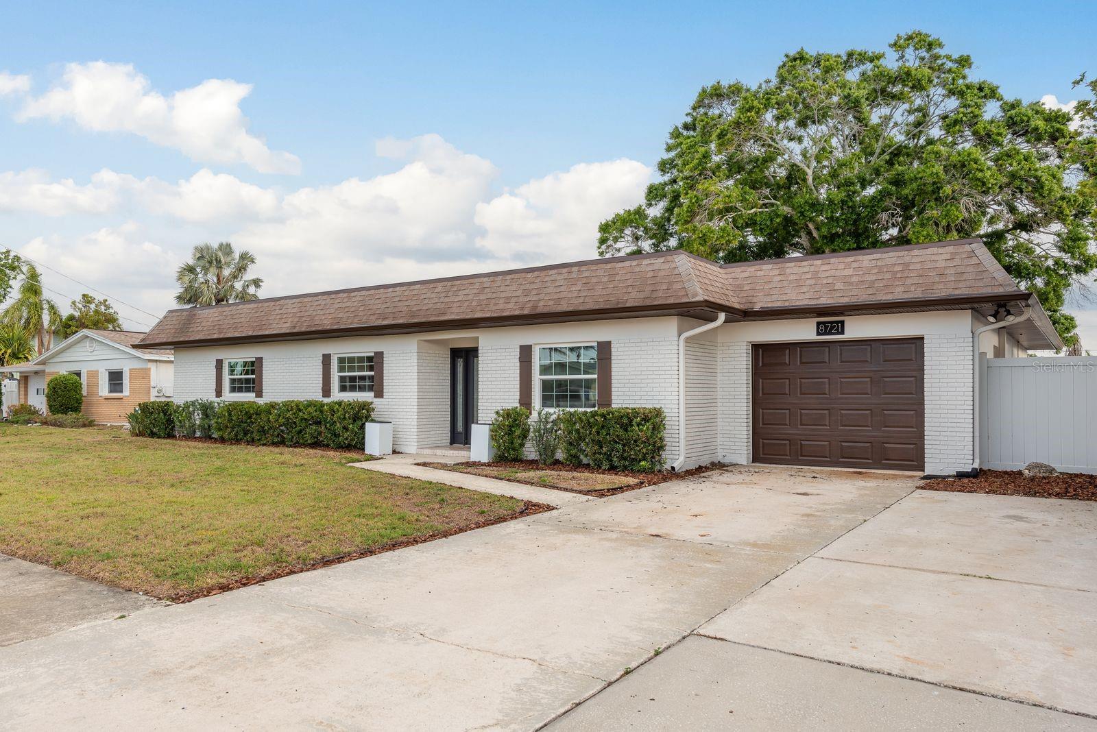 8721 BAY CREST LANE