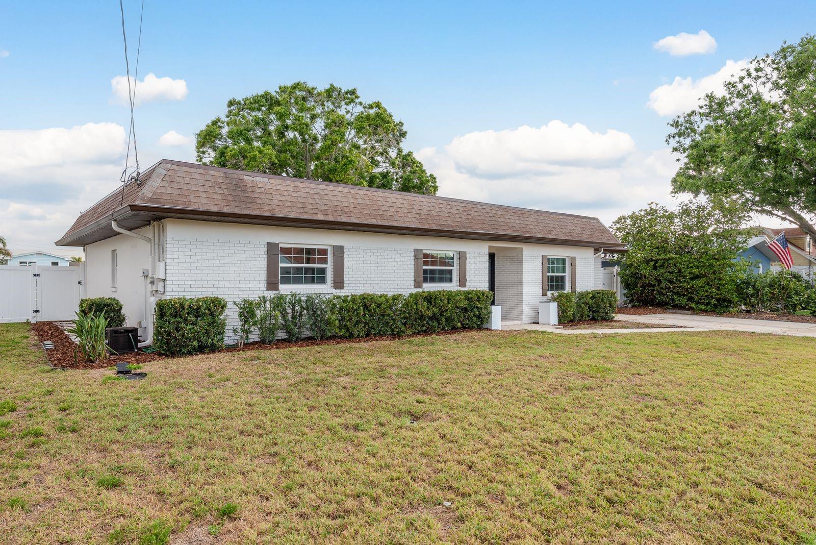 8721 BAY CREST LANE