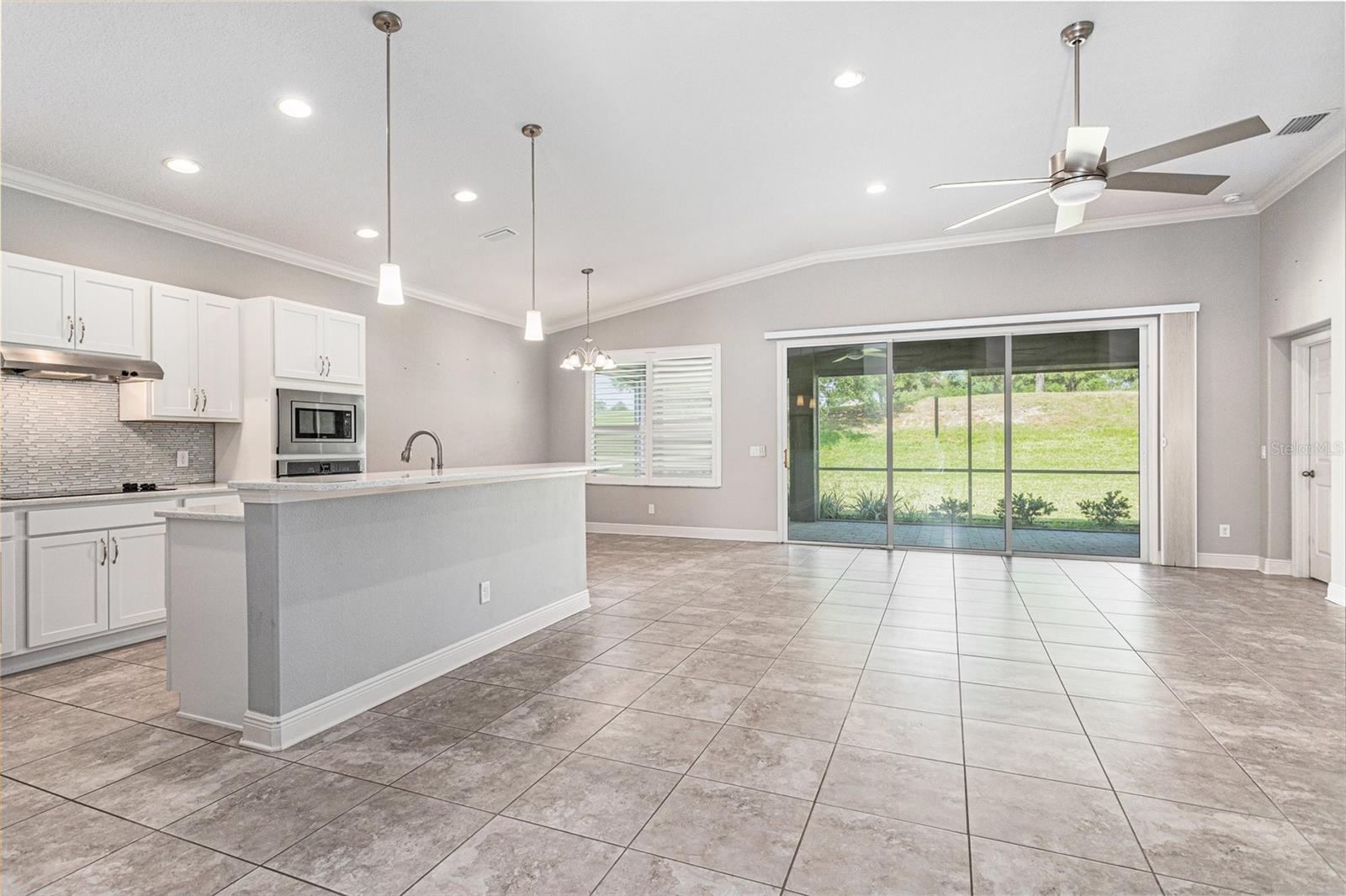 1602 W CAROLINE PATH