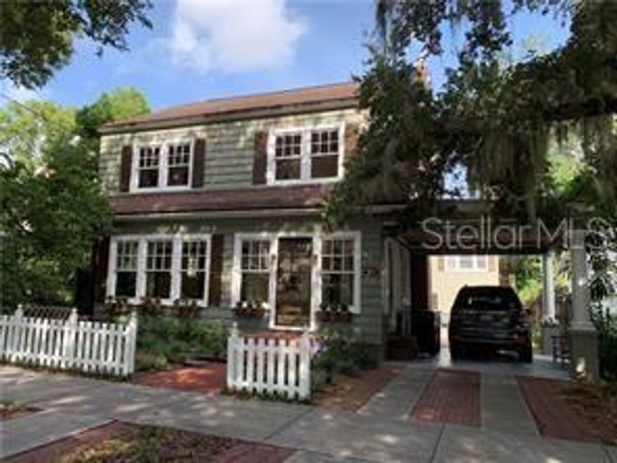 In the heart of Thornton Park, a Historic home built in 1934. Ample and bright.