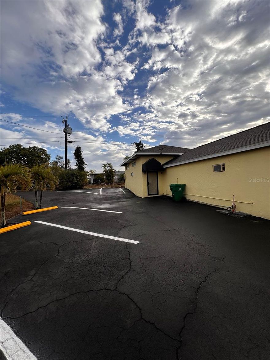 Lease space and signage with high traffic exposure. Space is in a finished shell state and includes a bathroom and a small private office/room. Real estate office exists in Unit A and prefer a complimenting tenant, however not required. This unit has much potential for a showroom type business. Lots of 20-amp power throughout space. Landlord will allow and possibly contribute to reasonable buildout incentives and/or allow a gracious lease commencement-start timeframe.  Lot parking is limited and will be split between tenants, however overflow shell rock parking area exists and can be arranged, depending on the business model.