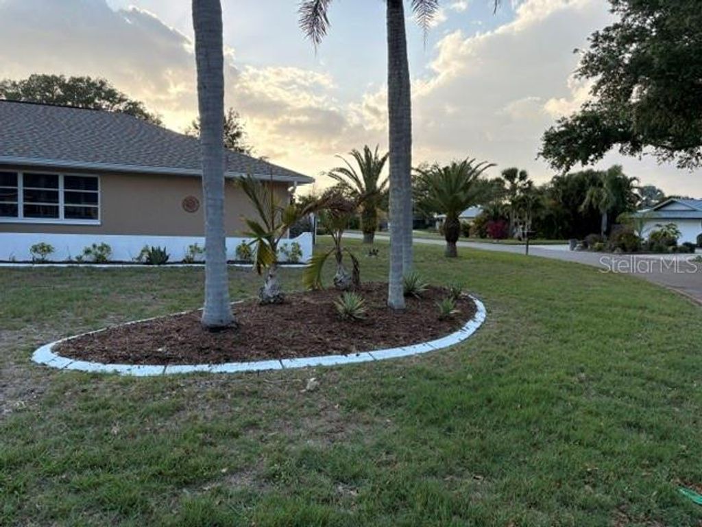 Photo of 1337 Whispering Lane, Venice, FL 34285 (MLS # N6143742)