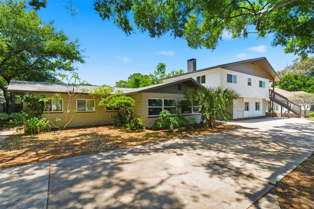 Photo of 5136 68th Street N, St Petersburg, FL 33709 (MLS # TB8541016)